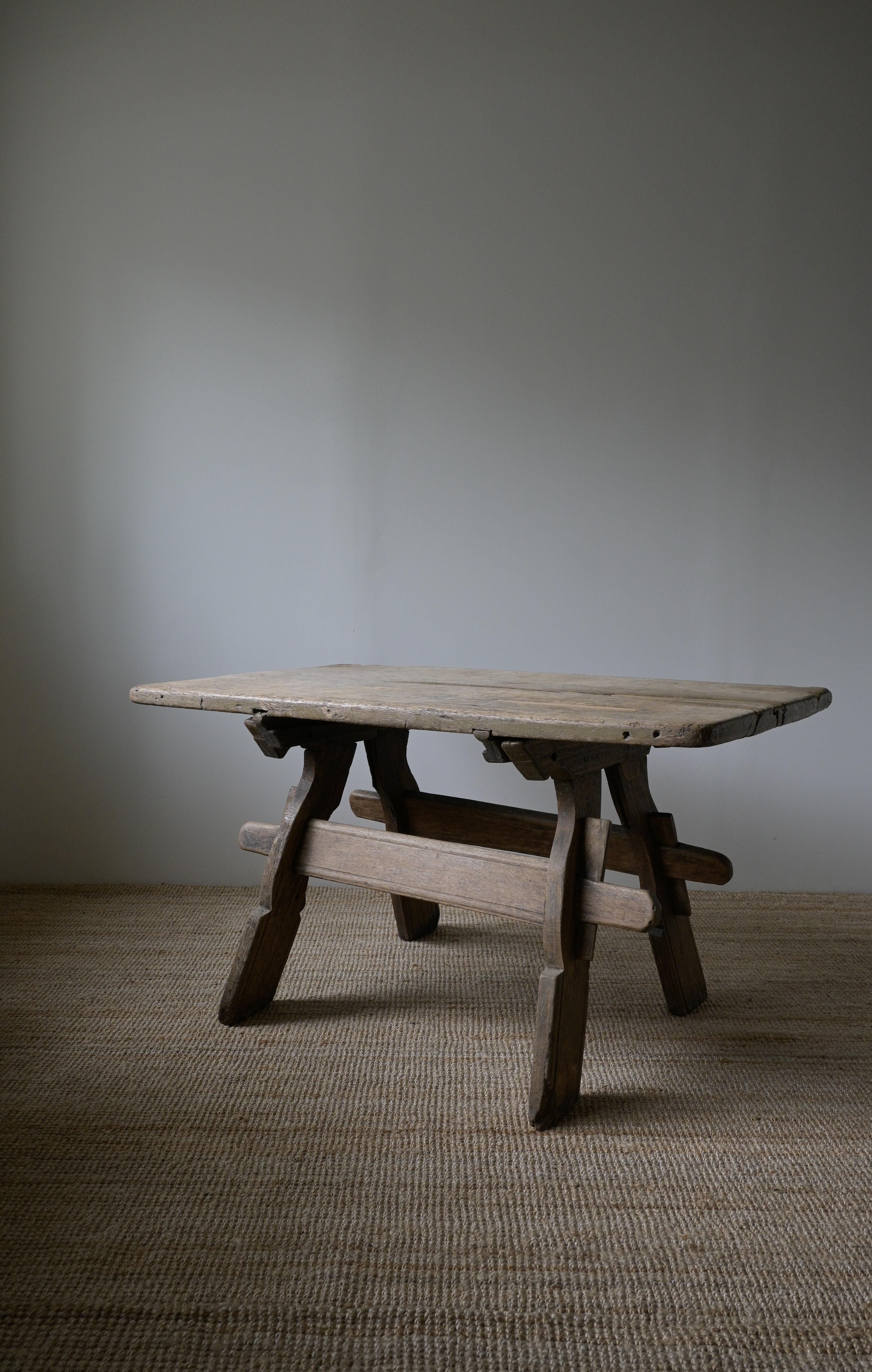 Tavolo a cavalletto svedese in Oak della fine del XVIII secolo in vendita 8