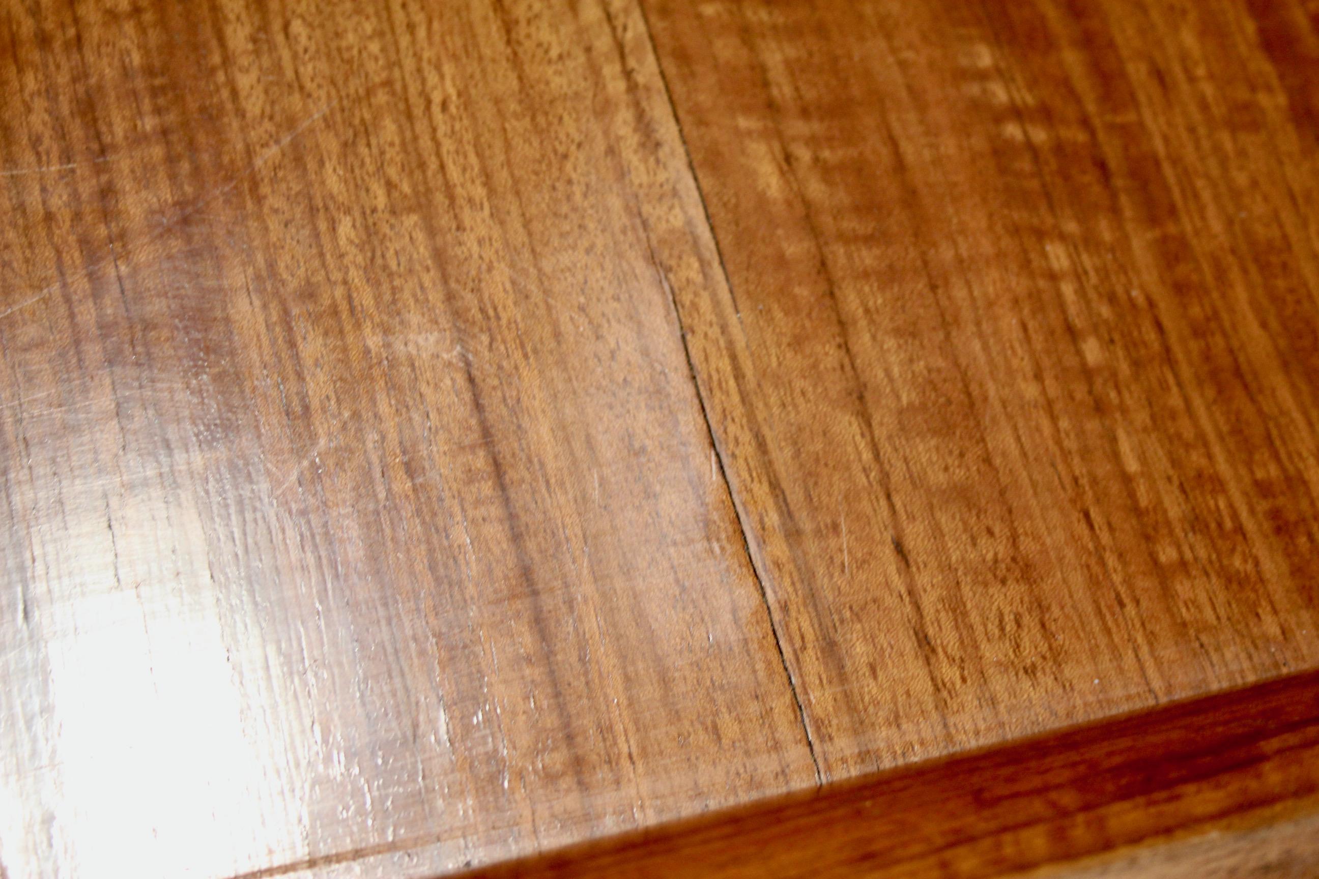 Swedish or Italian desk For Sale 4
