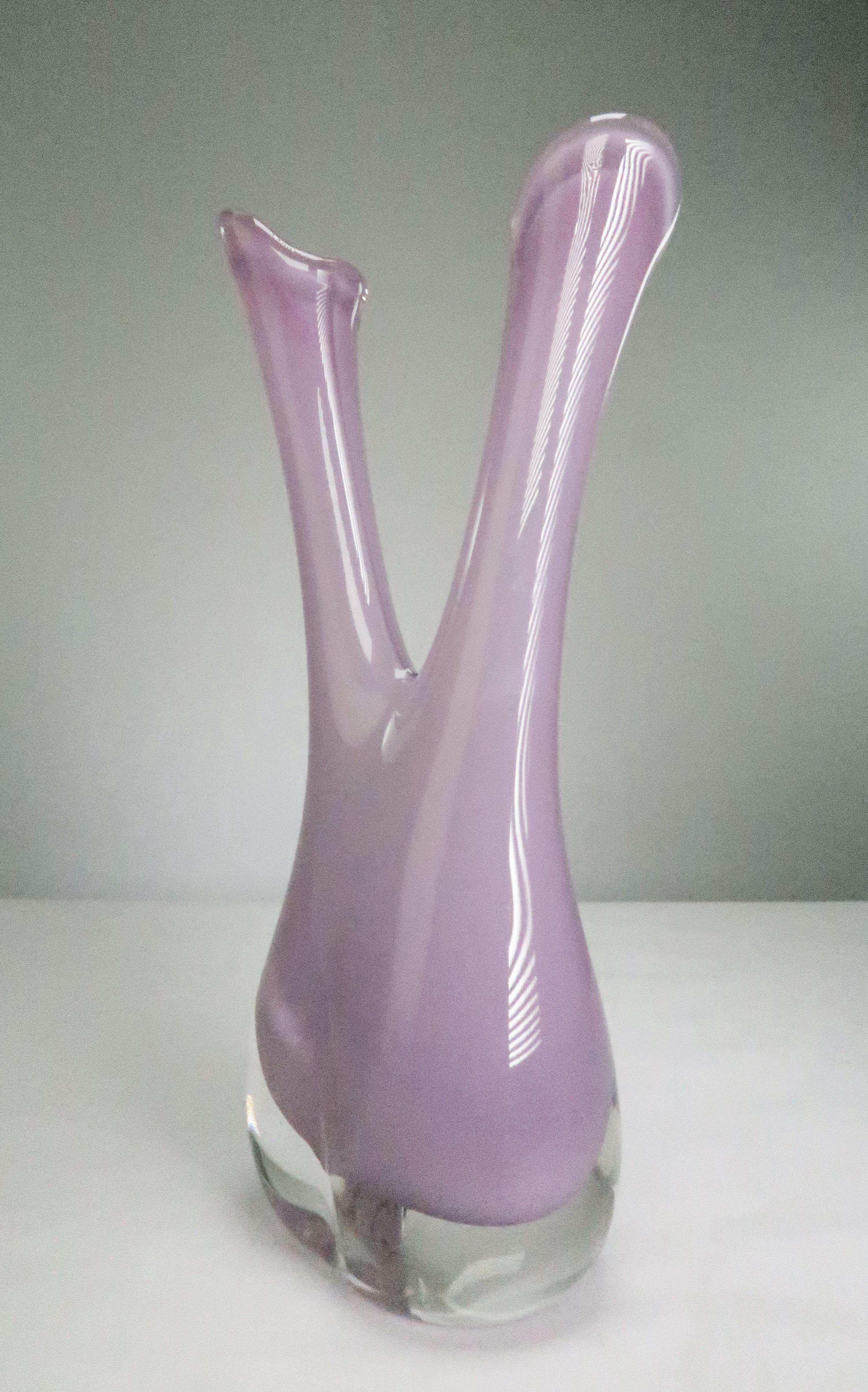 Suédois Sea Glasbruk, Kosta Vase double en verre d'art rose tendre des années 1950 en vente