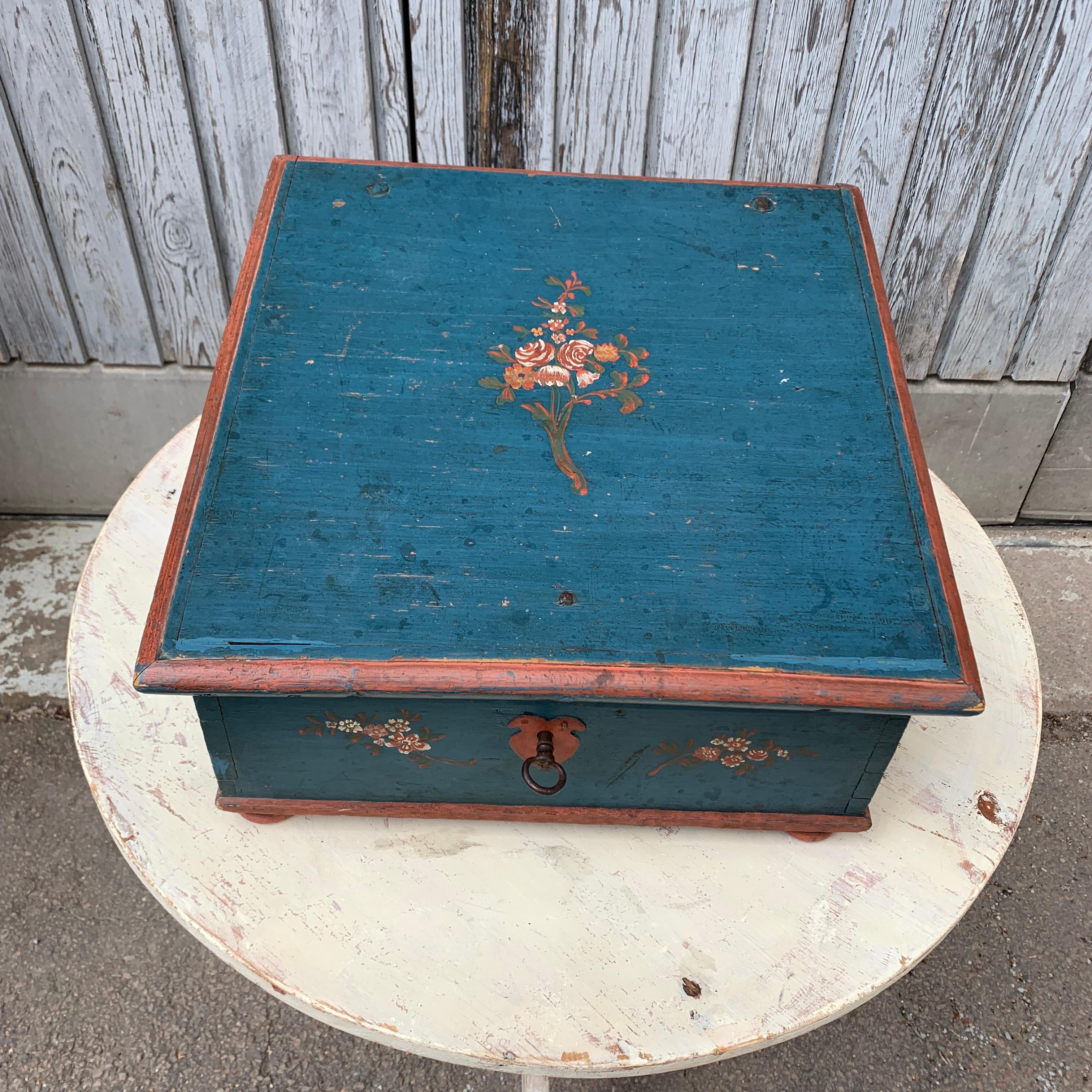 Early 19th Century Swedish Original Blue Painted 19th Century Box For Sale