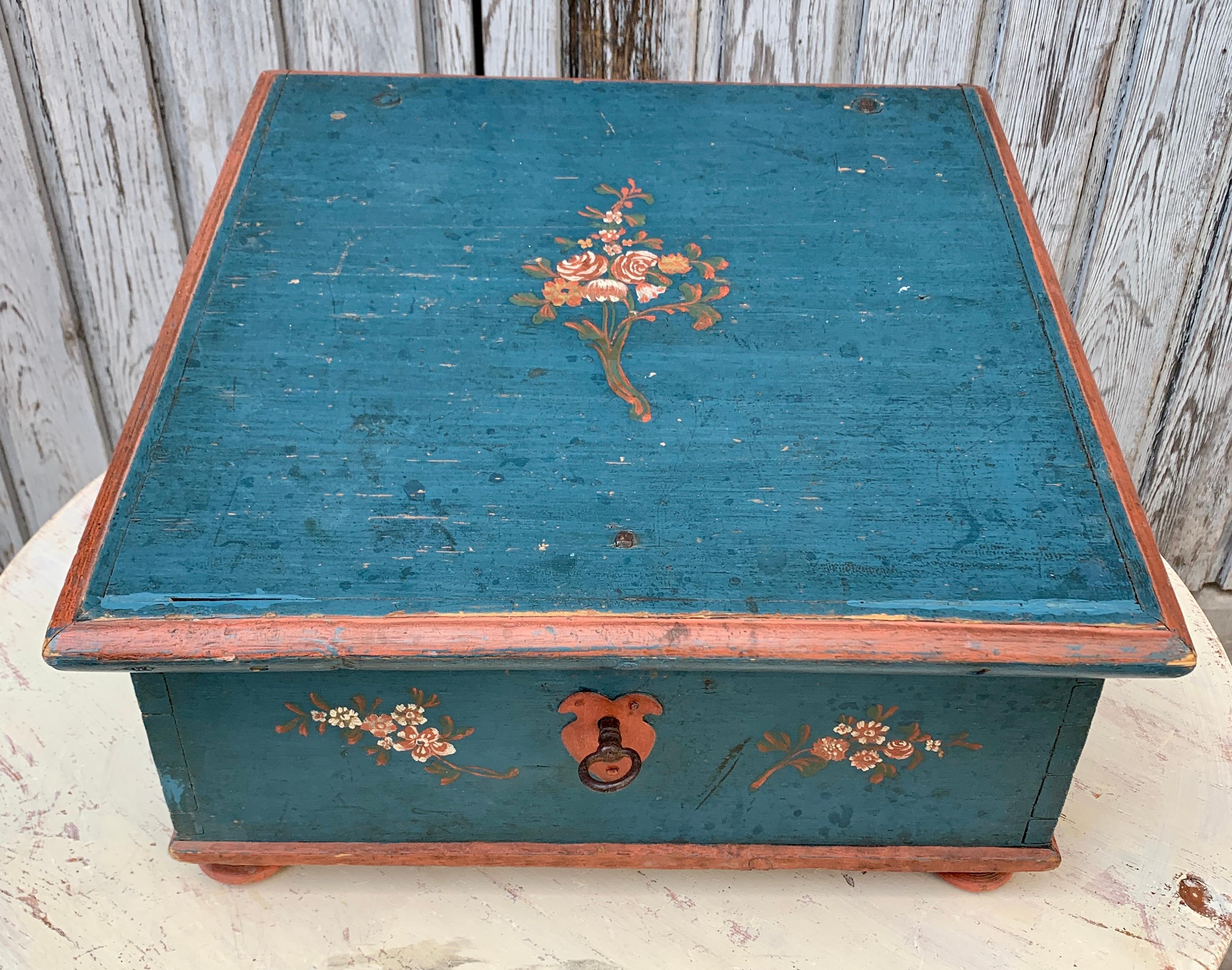 Swedish Original Blue Painted 19th Century Box For Sale 2