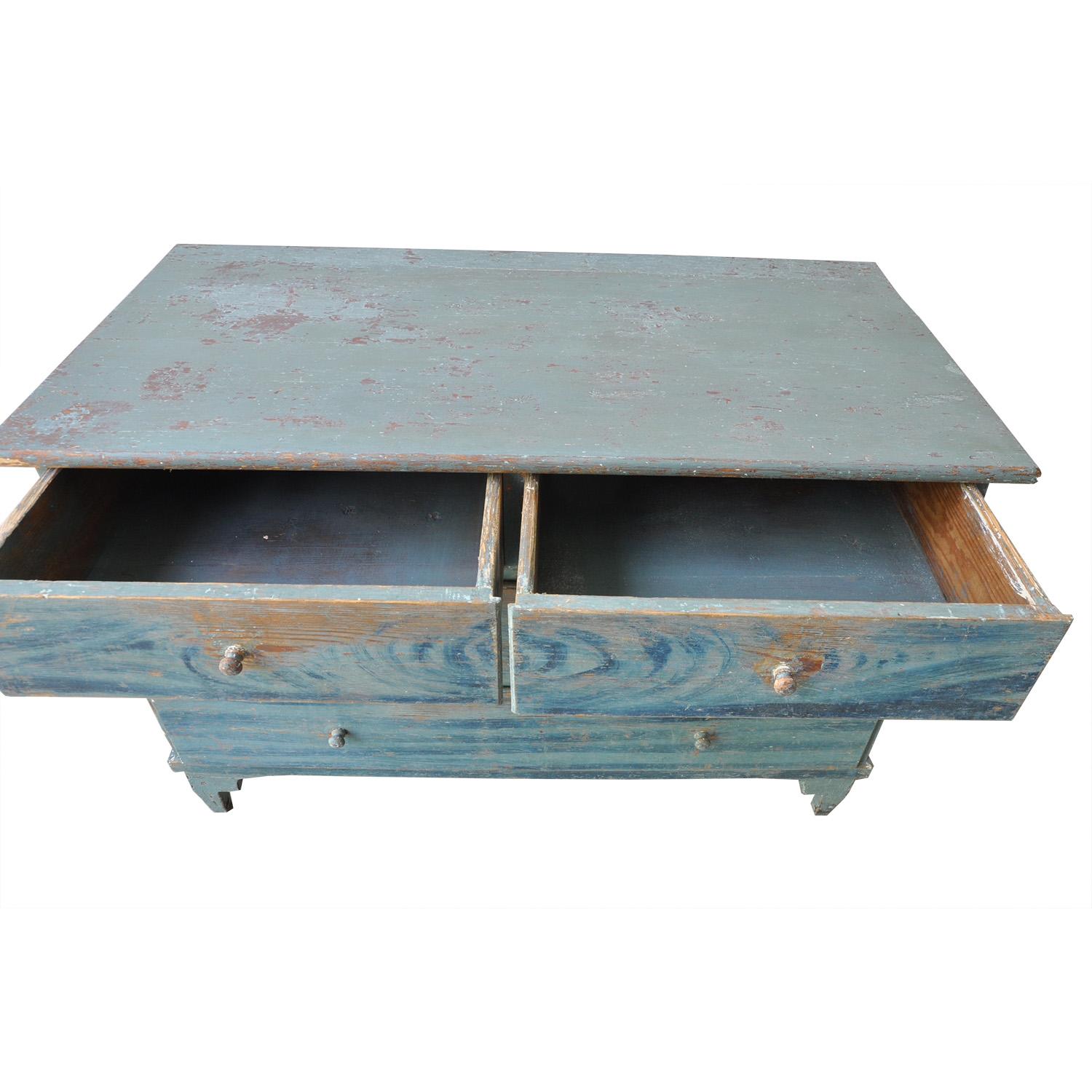 19th Century Swedish Original Paint Commode from Smaland For Sale