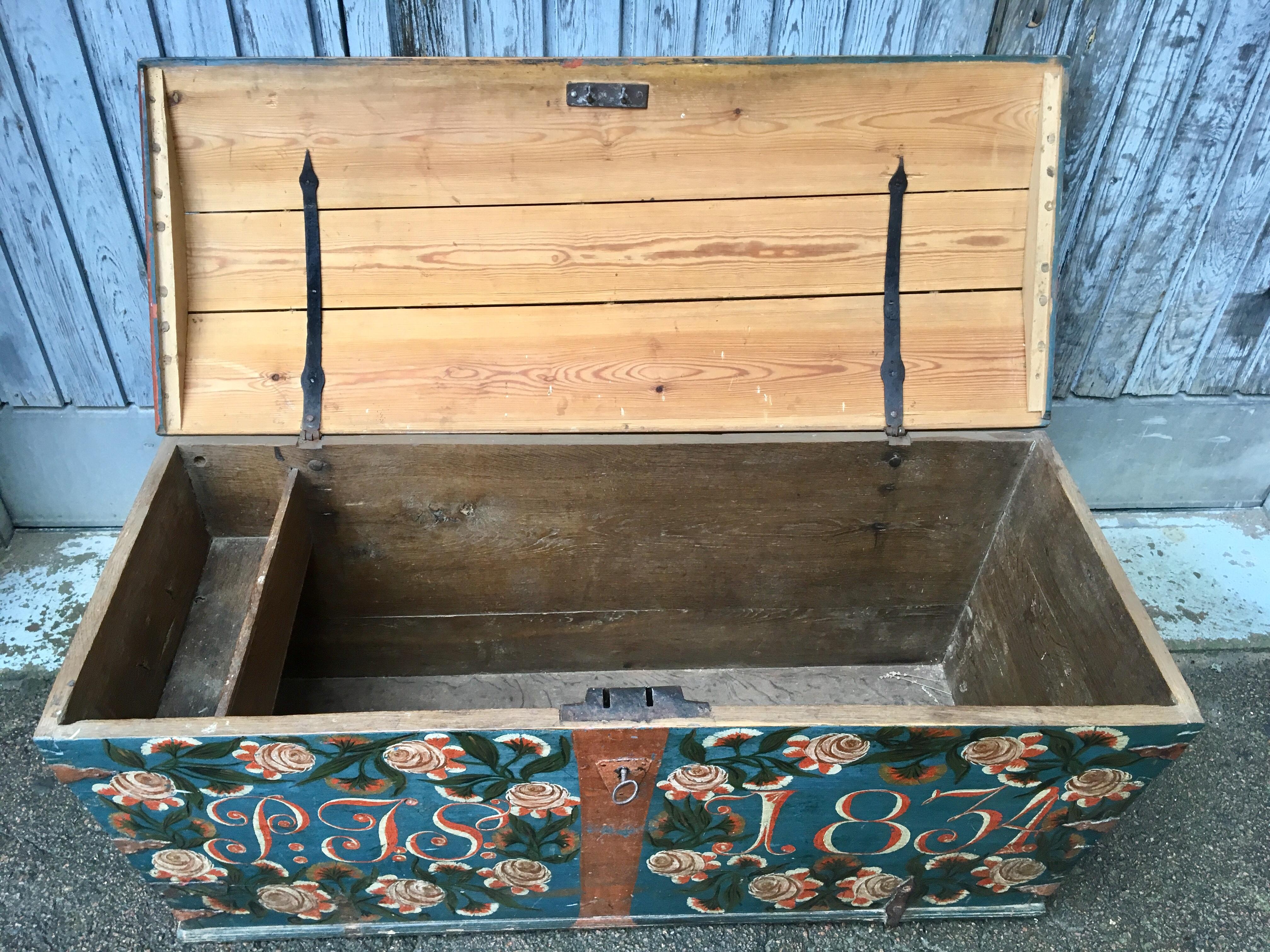 Swedish Original Painted Dome-Top Wedding Trunk, Dated 1834 8