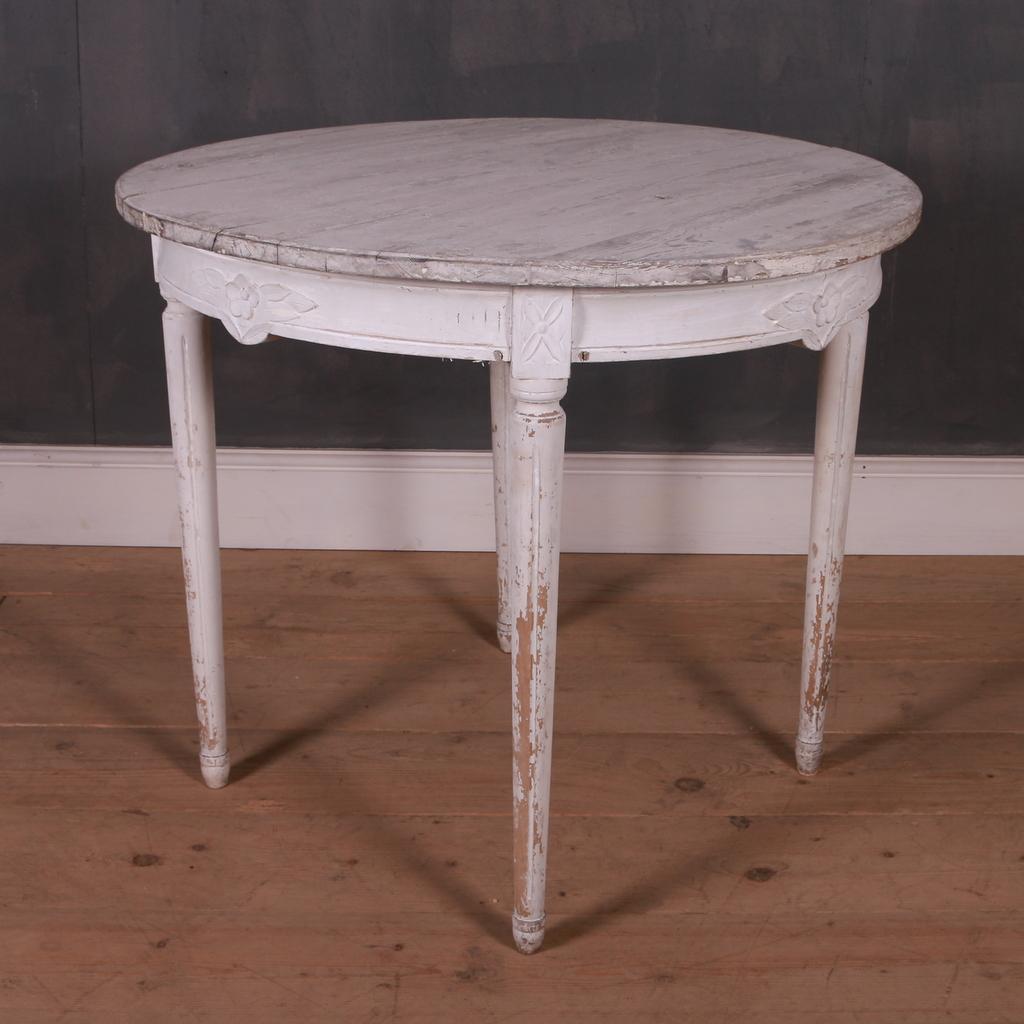 Swedish Original Painted Lamp Table In Good Condition For Sale In Leamington Spa, Warwickshire