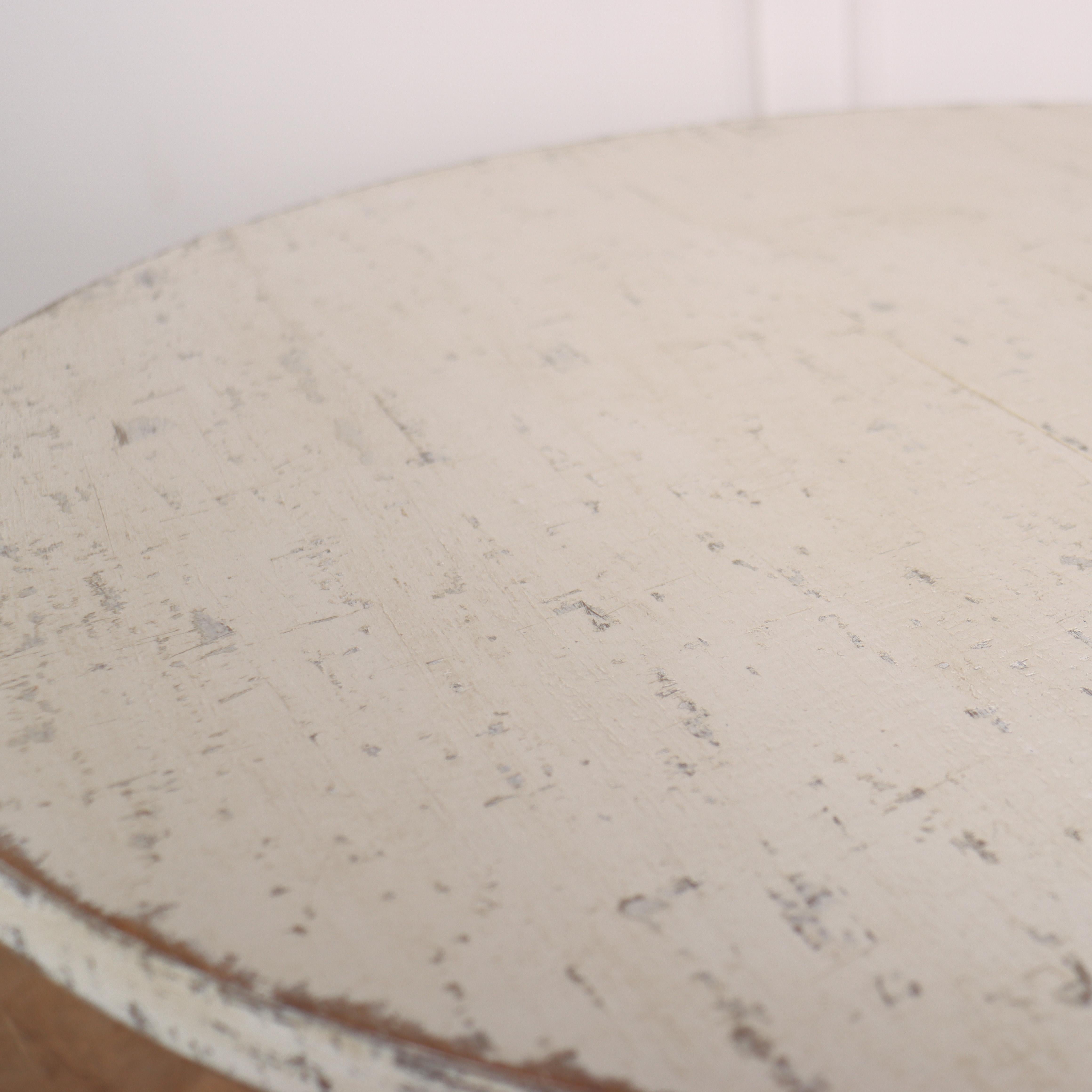 Swedish Original Painted Lamp Table 1