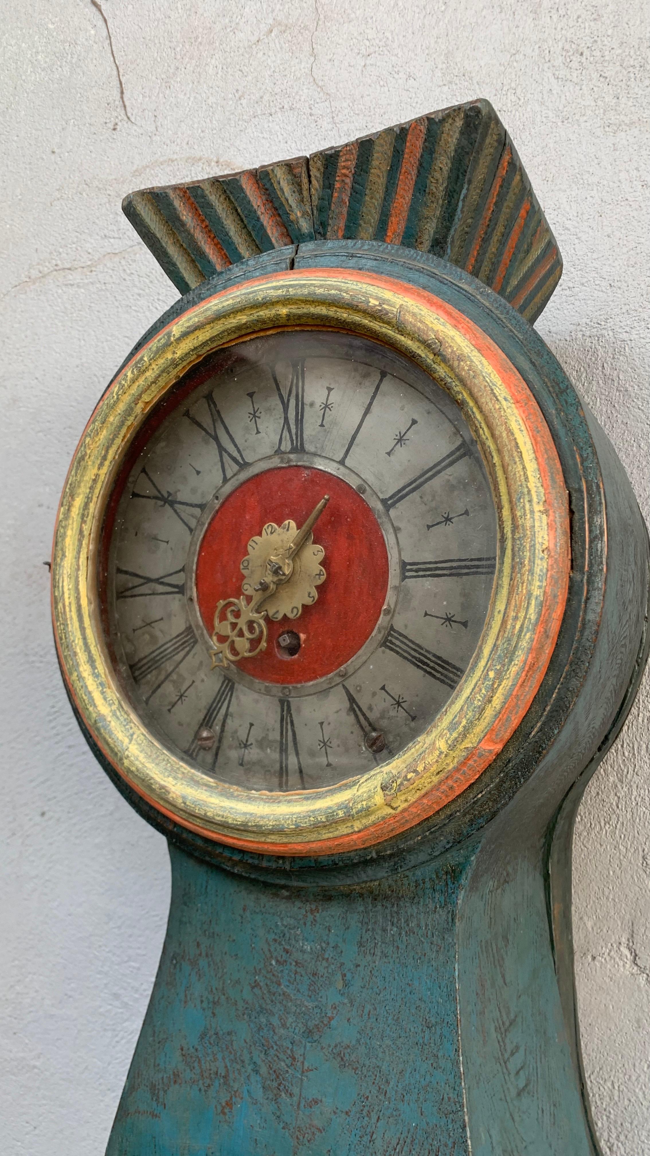Swedish Original Painted Wedding Mora Clock Dated 1825 In Good Condition In Haddonfield, NJ