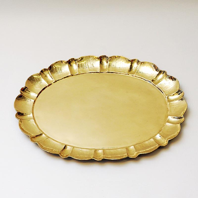 Swedish Oval Brass Plate/Tray by Lars Holmström, Arvika, 1950s In Good Condition In Stockholm, SE
