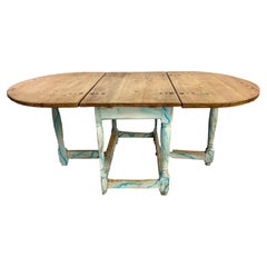 Swedish Oval Gateleg drop-leaf Table In Painted Wood, Late 19th Century