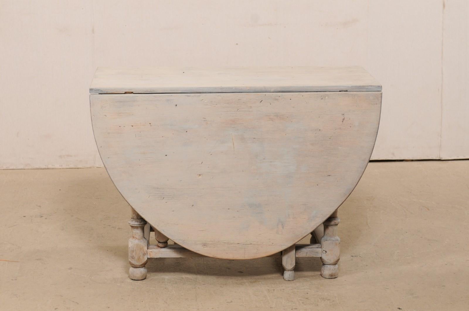 Swedish Oval-Shaped Double Gate Leg Painted Wood Table, Turn of the 18/19th C For Sale 7