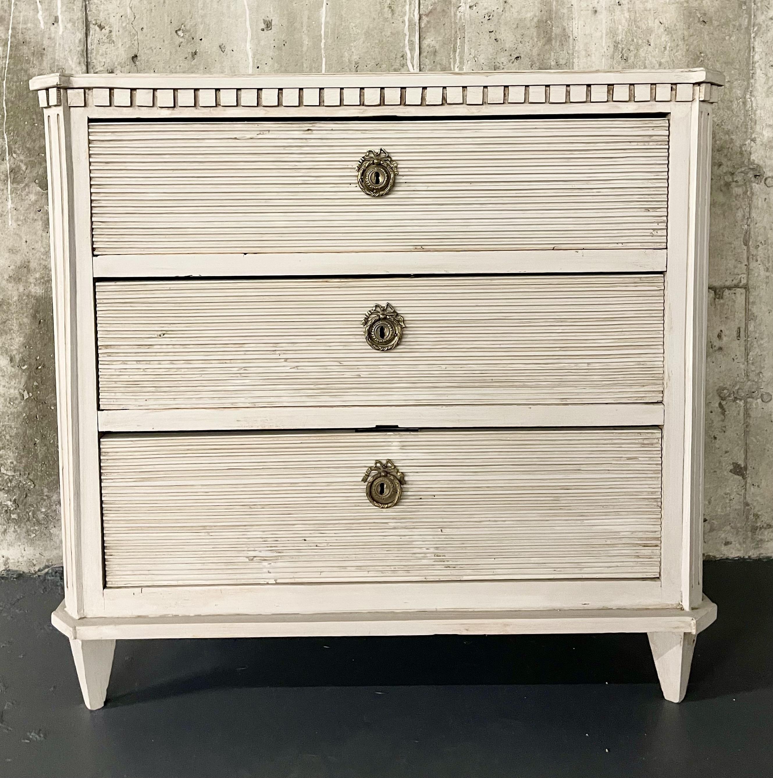 Swedish Paint Decorated Gustavian Chest / Commode or Bedside Table.
 
Part of our newly arrived large collection of Swedish Antique Chests and Commodes or Bedside Stands sold at wholesale pricing. This finely Bronze Mounted, 19th Century chest