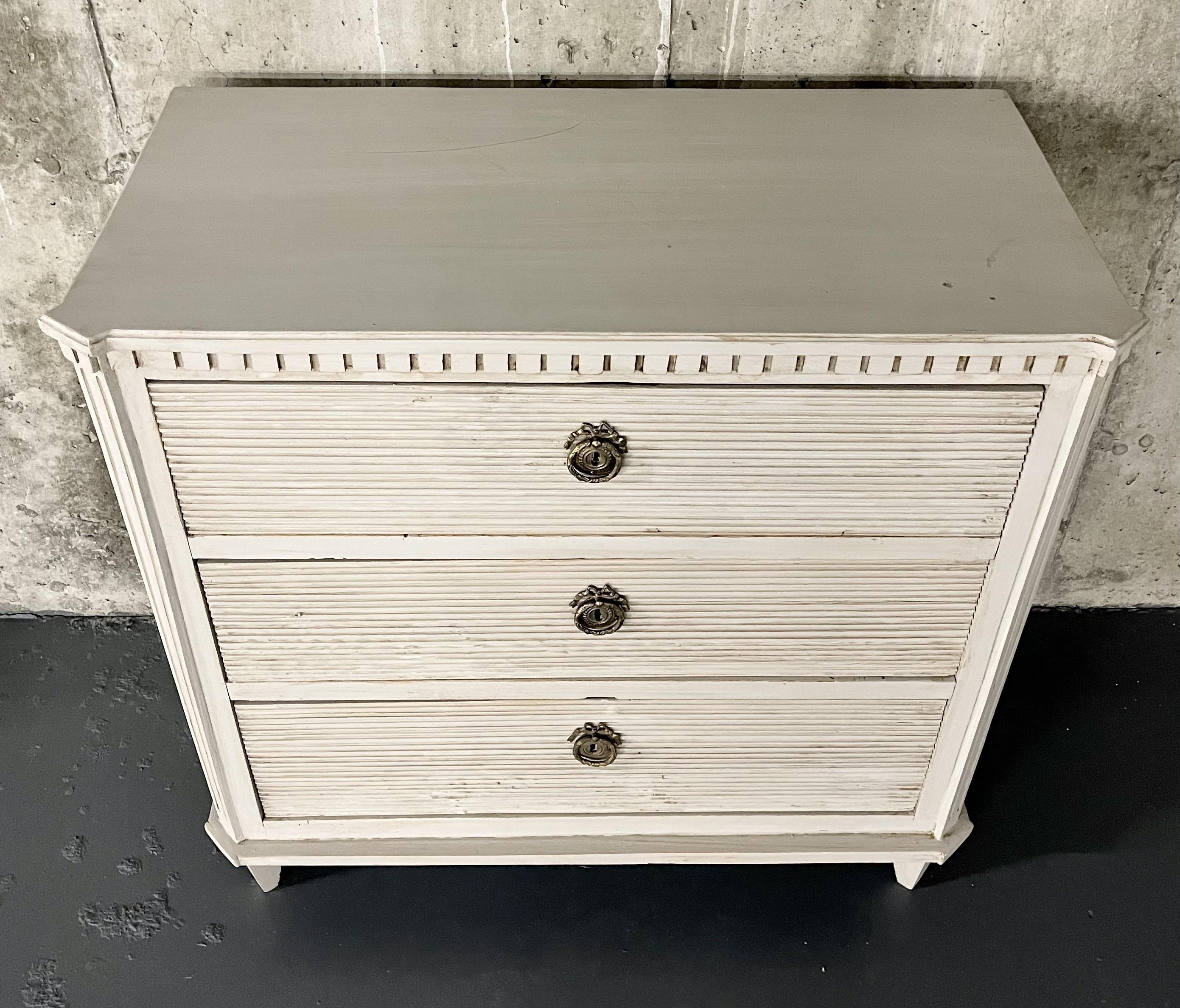 Swedish Paint Decorated Chest / Commode, Gustavian, 19th Century, Brass Accent 1