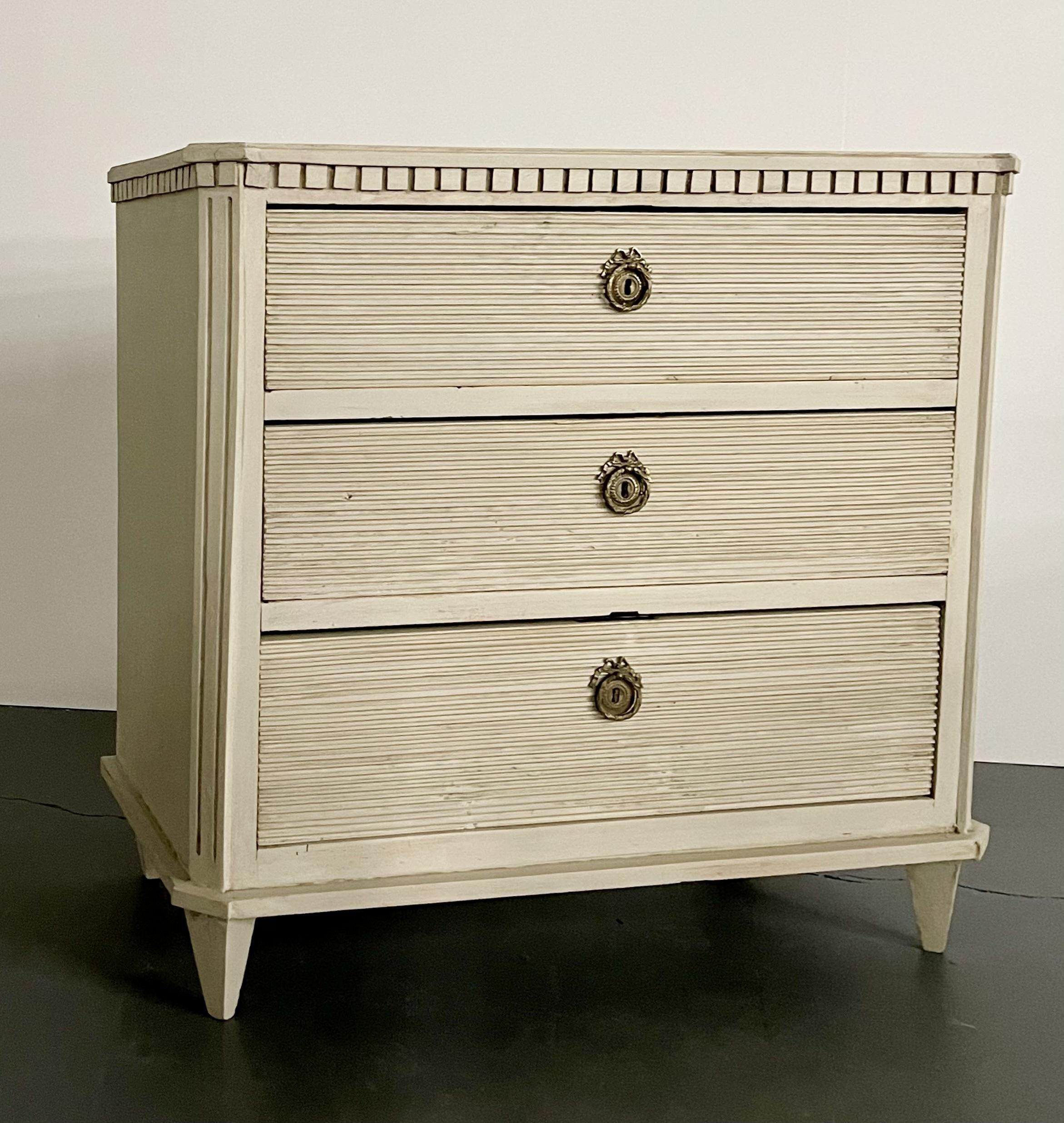 Swedish Paint Decorated Chest / Commode, Gustavian, 19th Century, Brass Accent 2