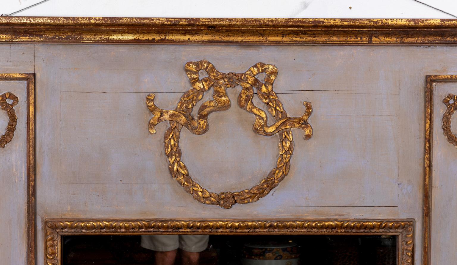 Swedish Painted and Decorated Mirror with Laurel Wreath Motifs For Sale 2