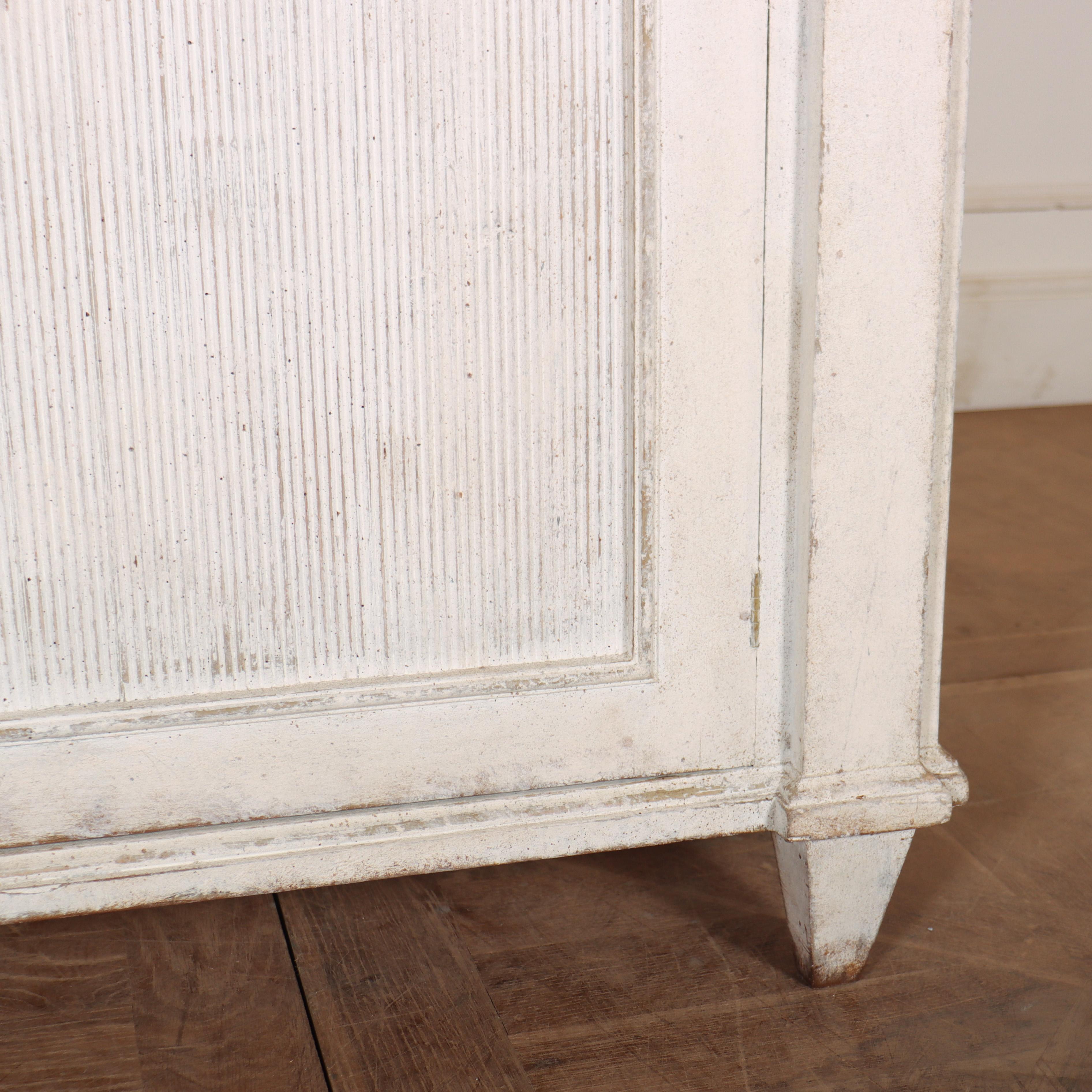 Dipinto Buffet dipinto in stile svedese in vendita