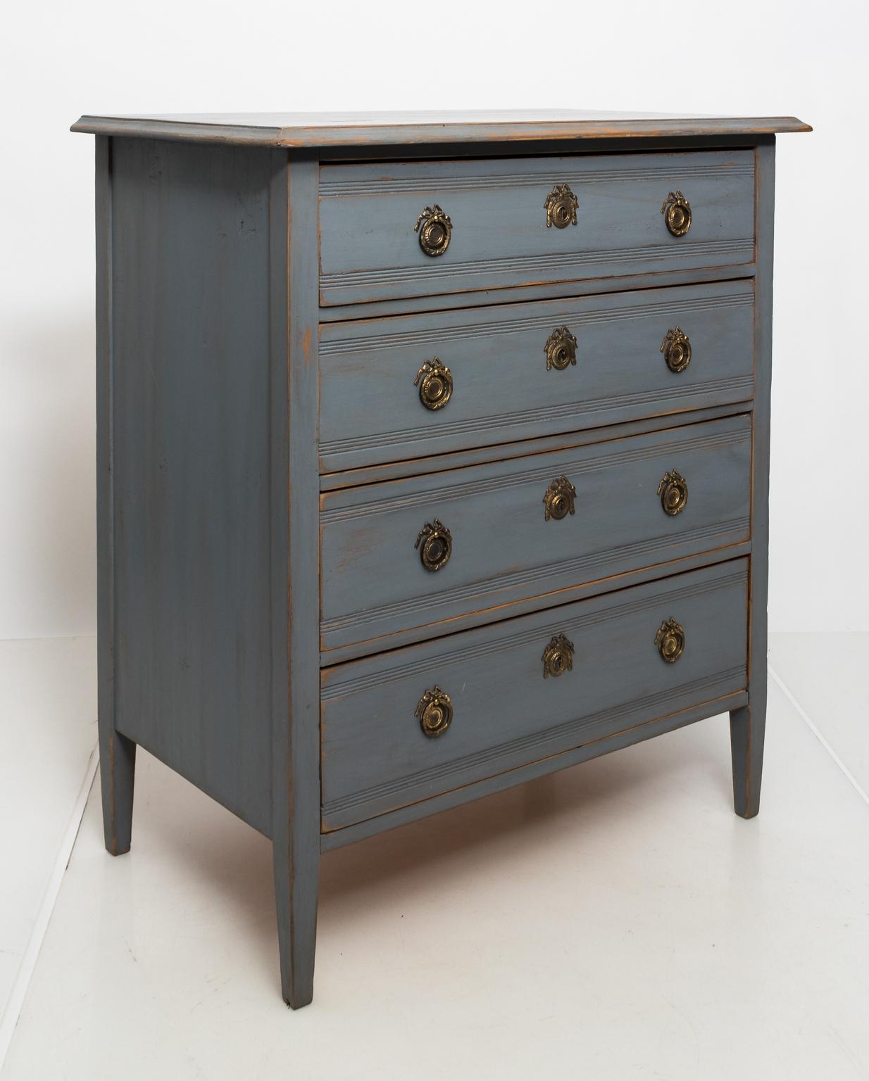 Swedish Painted Chest of Drawers 3