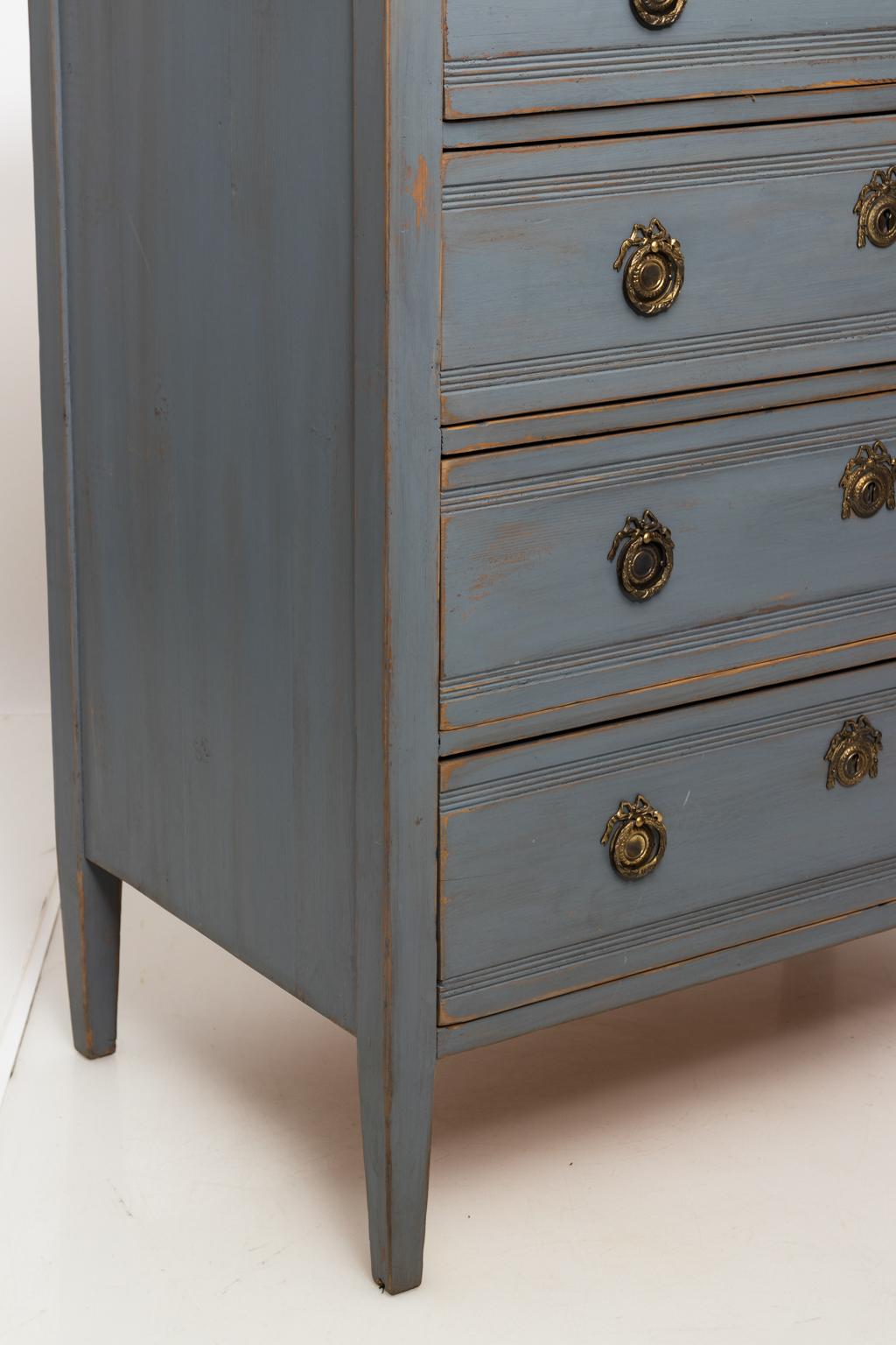 Swedish Painted Chest of Drawers 4