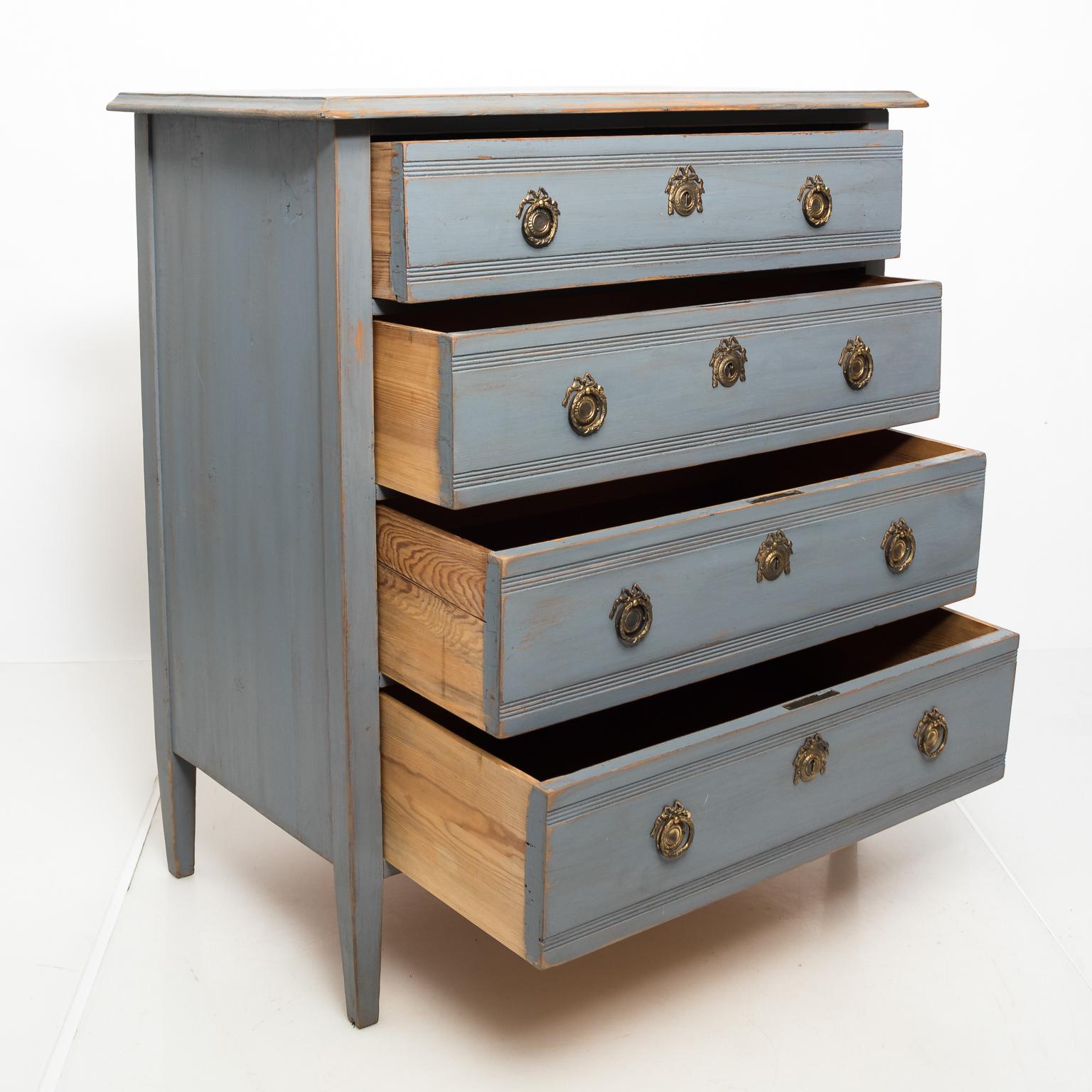 Swedish Painted Chest of Drawers 5