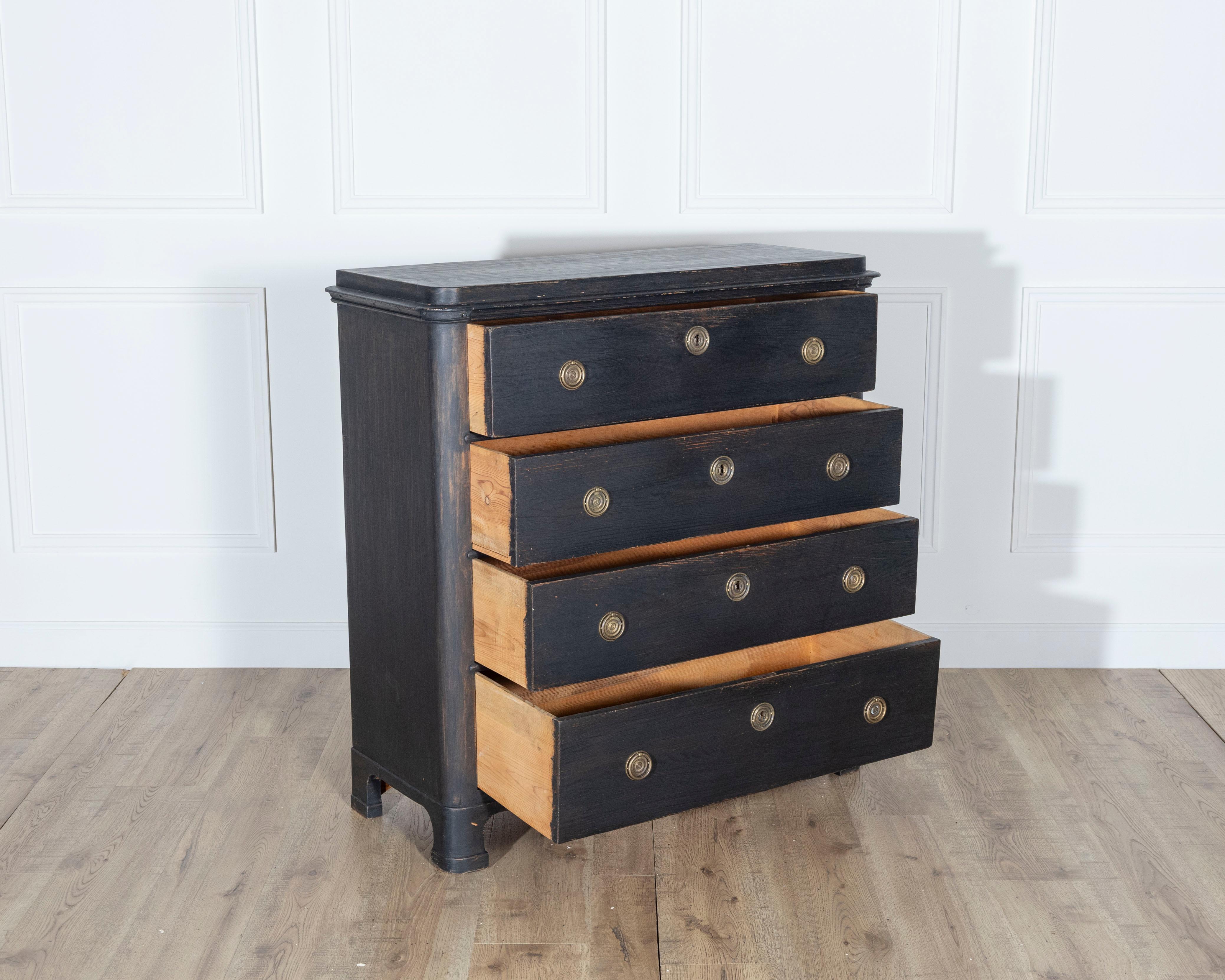 Swedish Painted Chest of Drawers with Brass Hardware, circa 1860 In Good Condition For Sale In Atlanta, GA