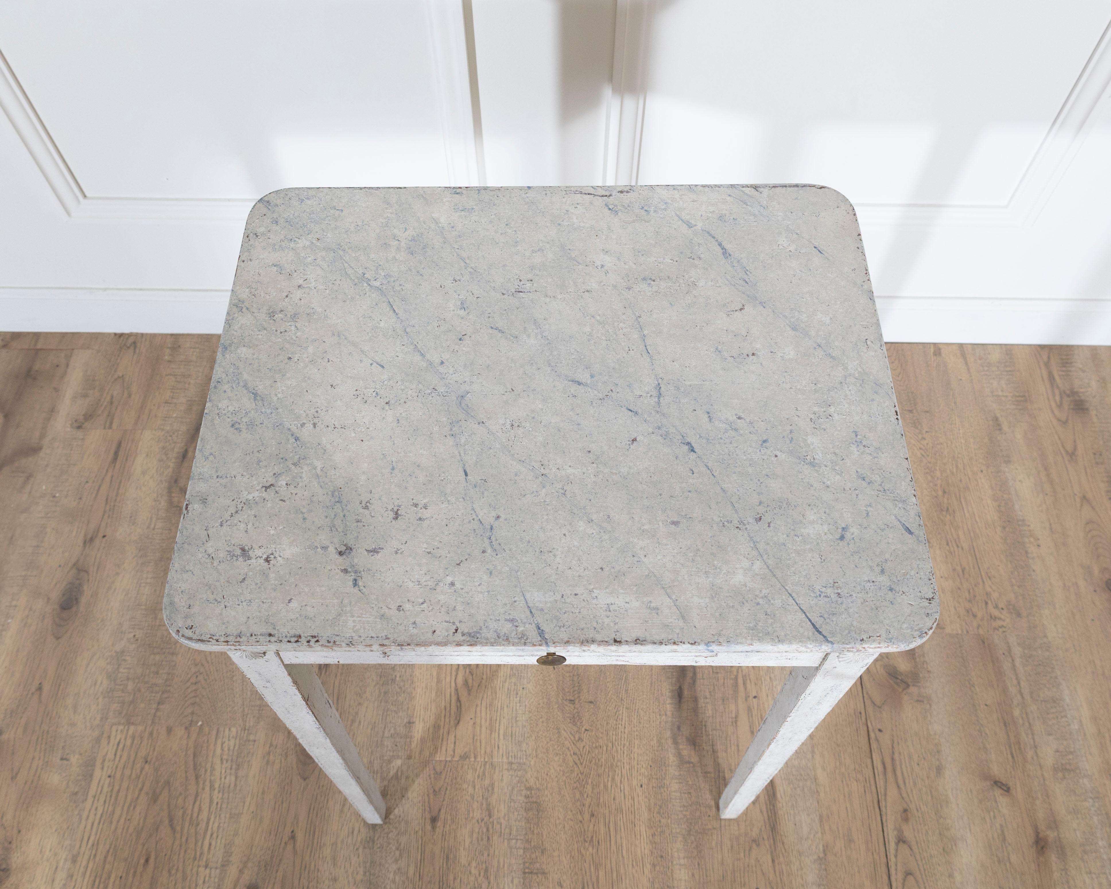 Schwedischer bemalter Konsolentisch mit Schublade, um 1880 im Angebot 2