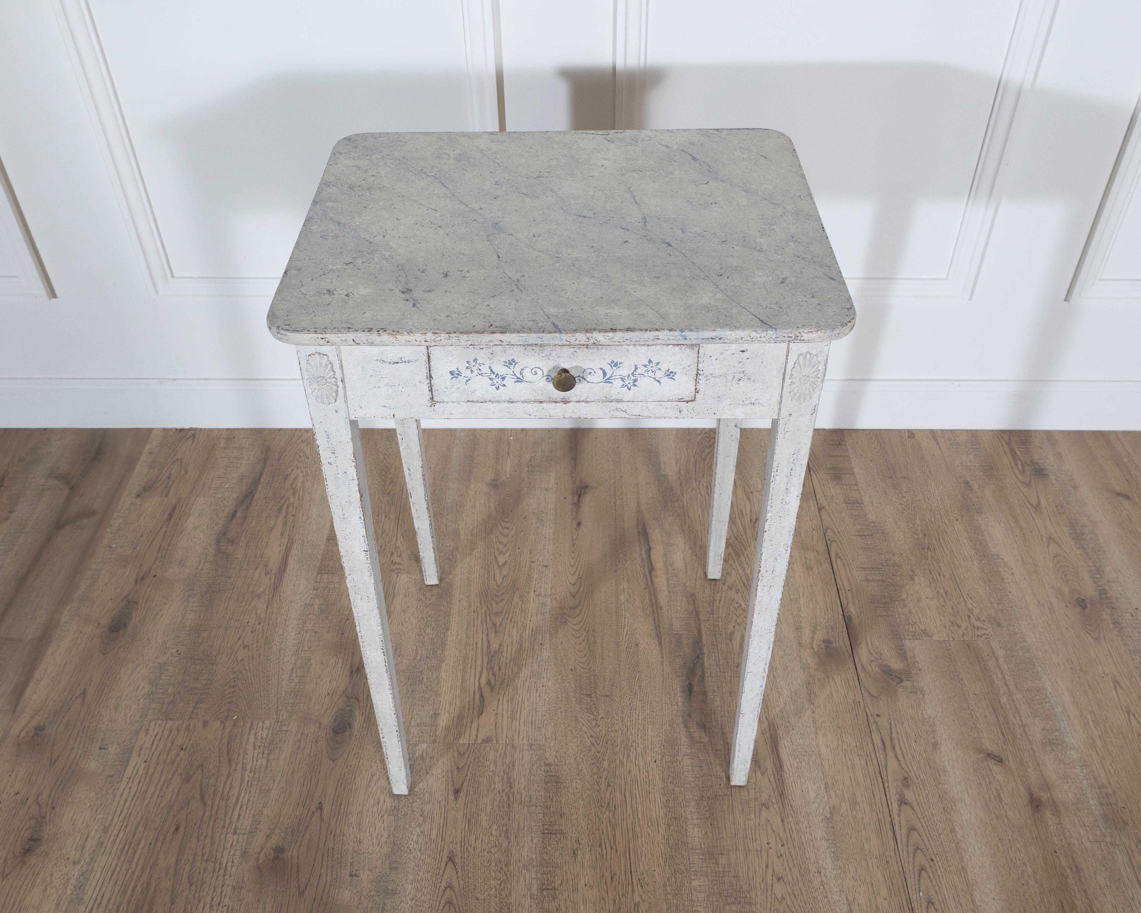 Schwedischer bemalter Konsolentisch mit Schublade, um 1880 im Angebot 3