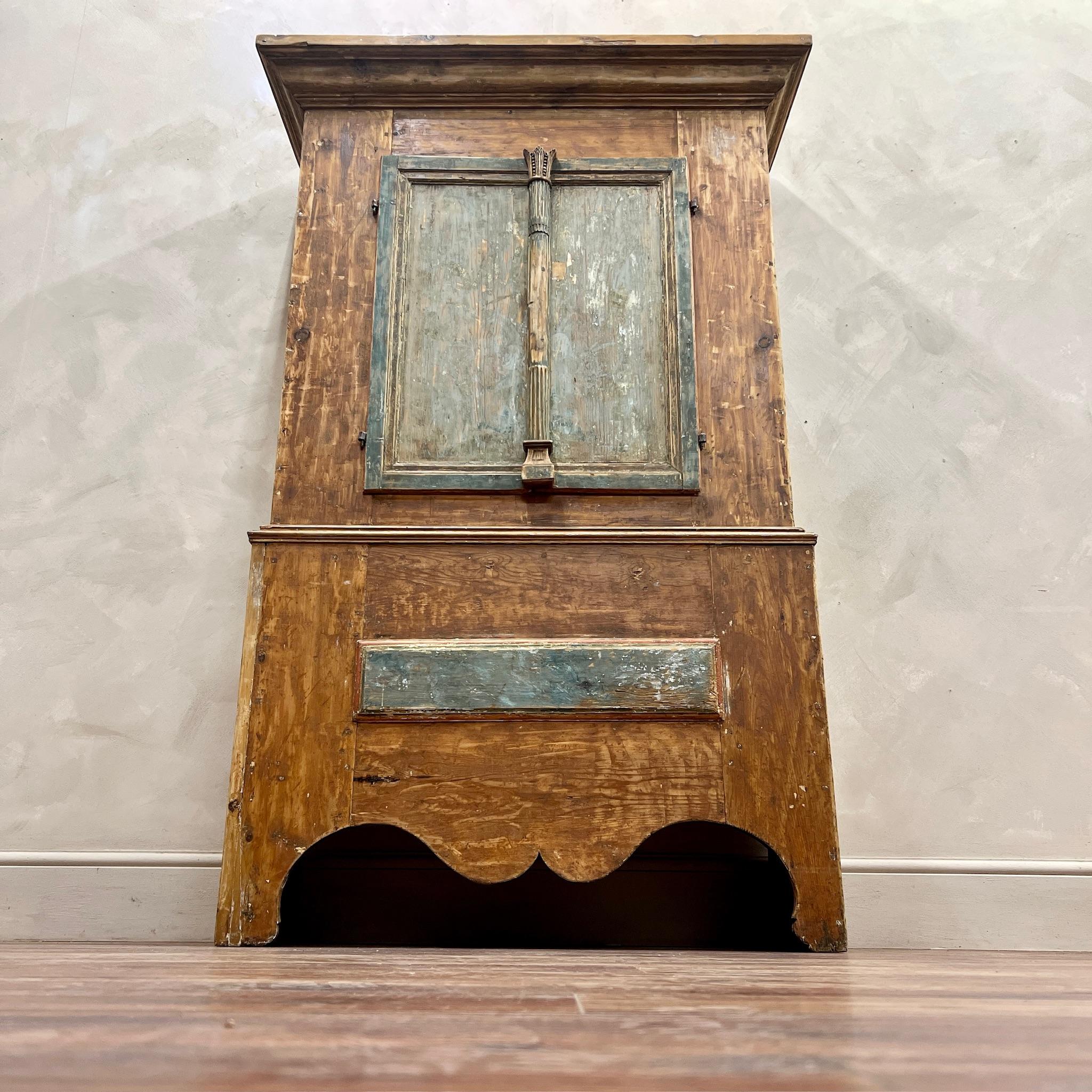 Armoire suédoise peinte vers 1860 Peinture originale en vente 7