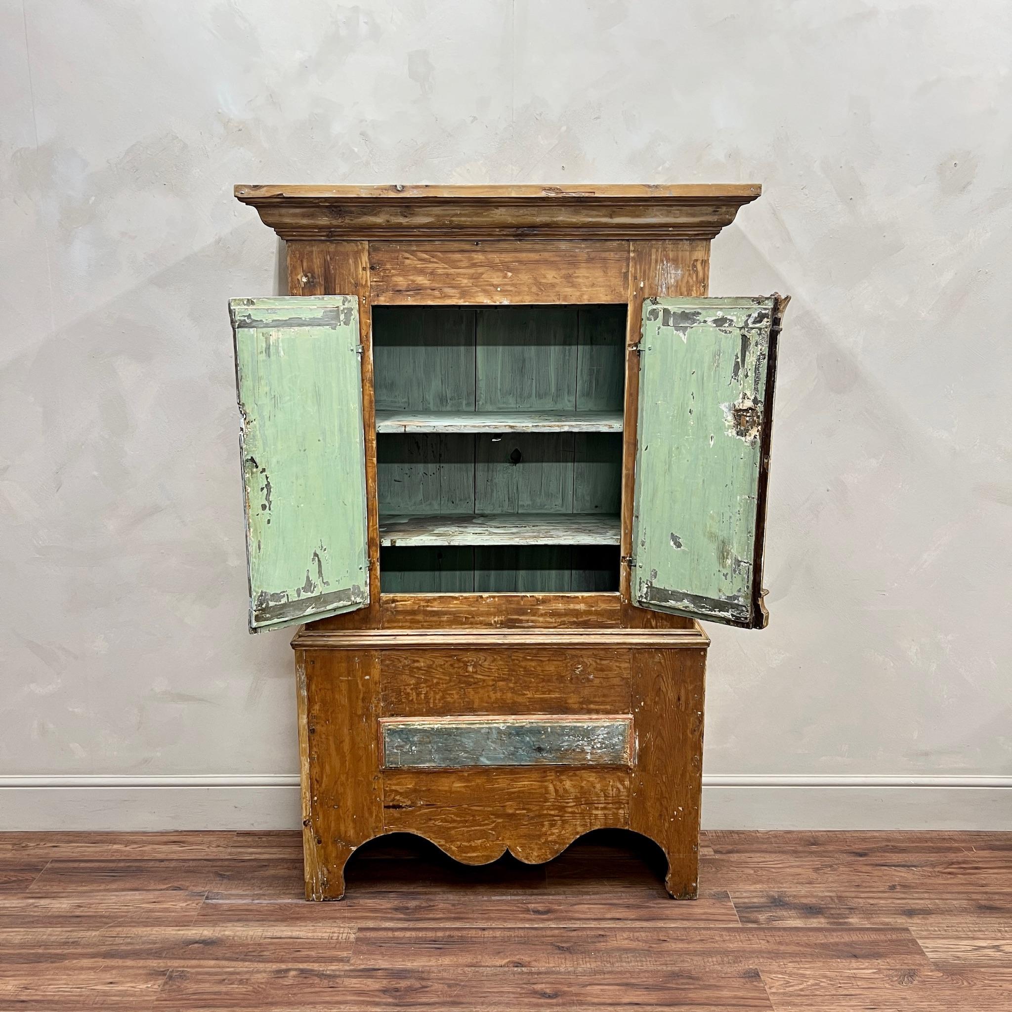 XIXe siècle Armoire suédoise peinte vers 1860 Peinture originale en vente