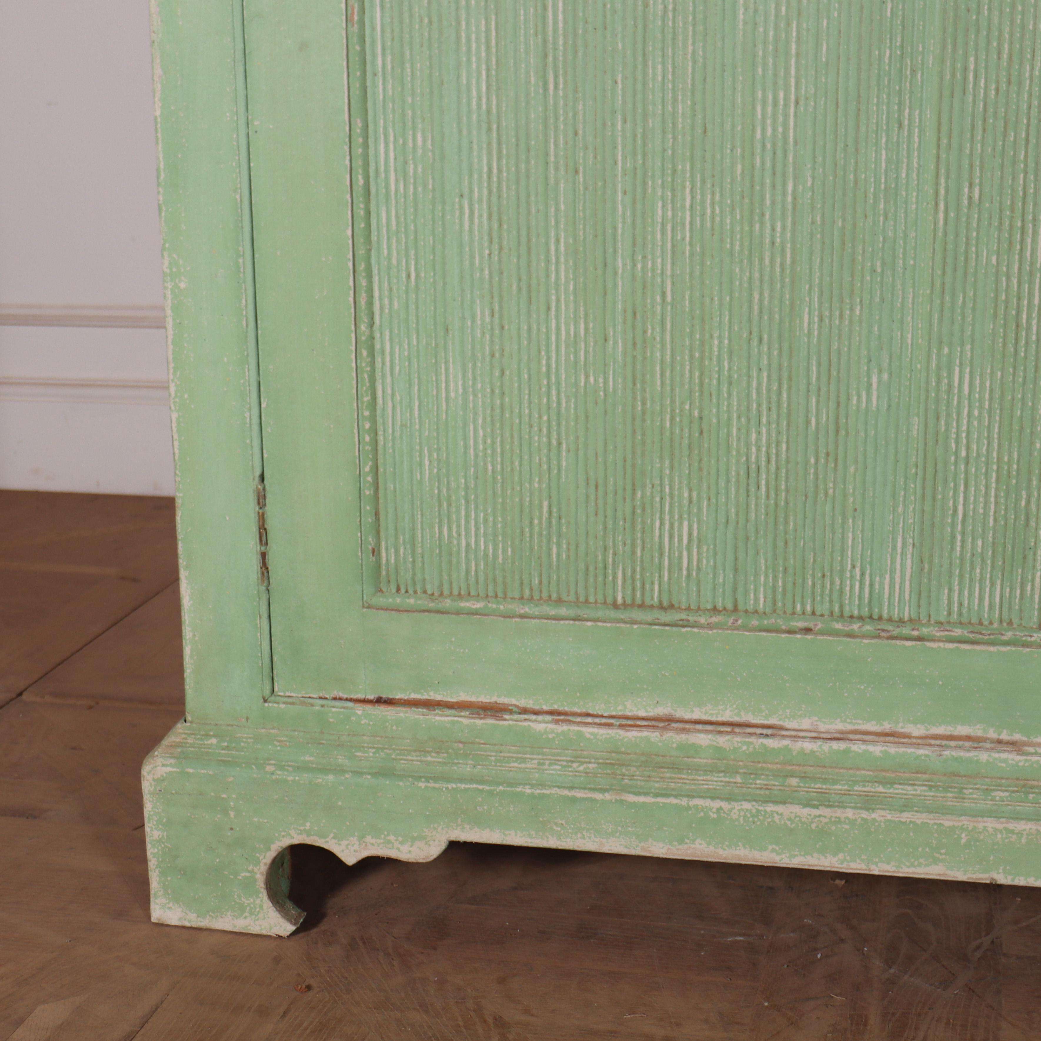 Swedish Painted Dresser Base In Good Condition For Sale In Leamington Spa, Warwickshire
