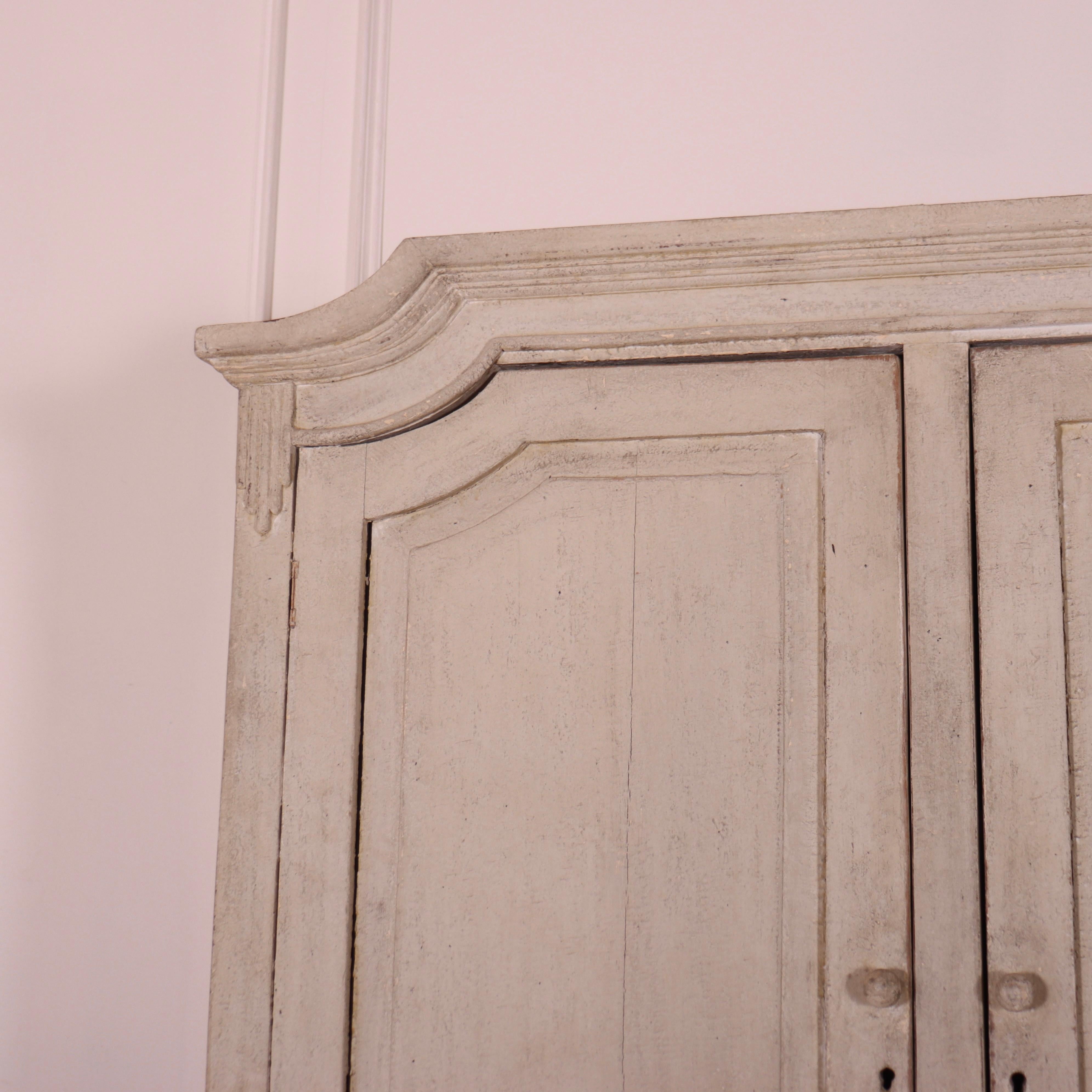 Inhabituelle armoire de ménage suédoise en pin peint de la fin du 19ème siècle. 1890.

Référence : 7812

Dimensions
66 pouces (168 cm) de large
17,5 pouces (44 cm) de profondeur
83 pouces (211 cm) de haut
