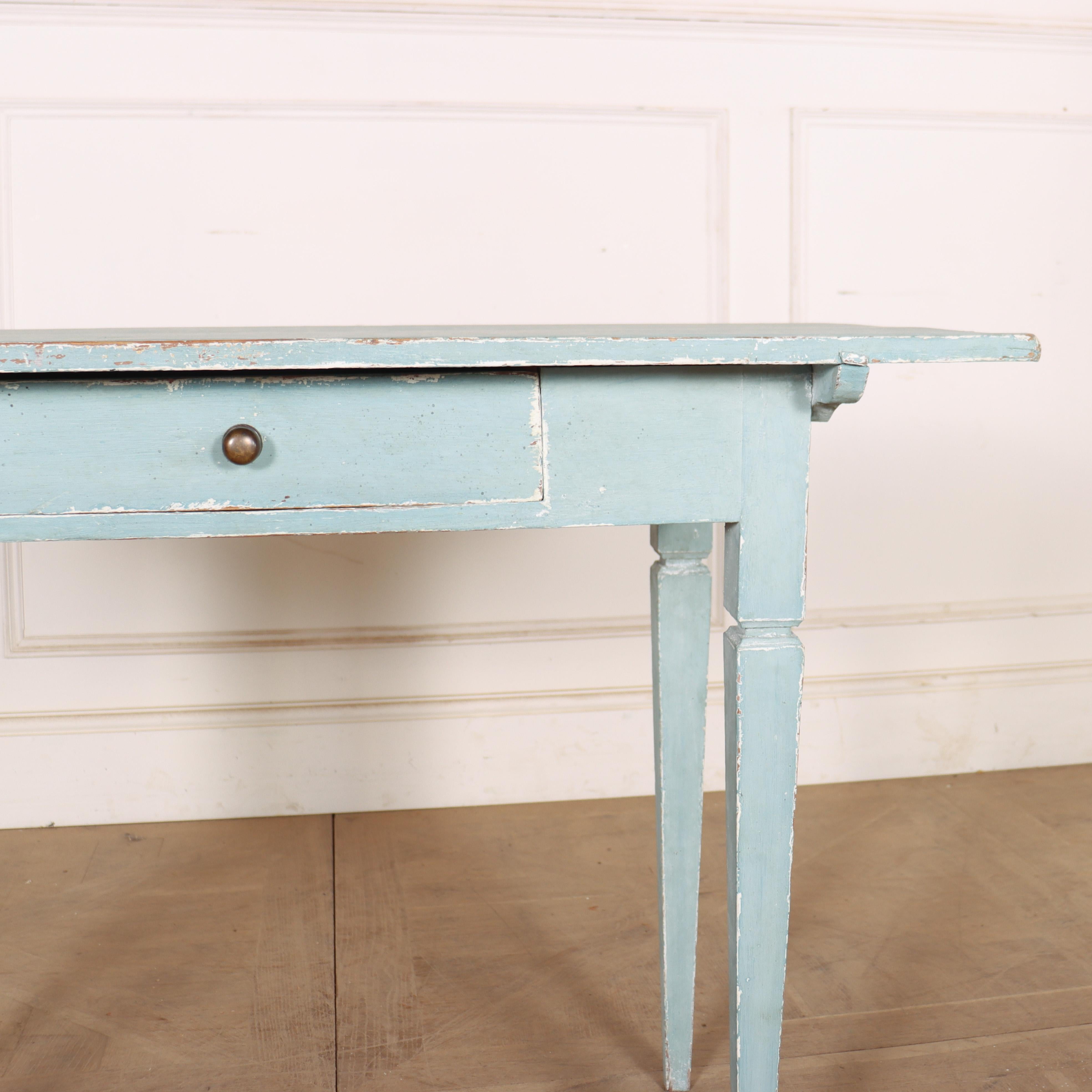 Swedish Painted Lamp Table In Good Condition For Sale In Leamington Spa, Warwickshire