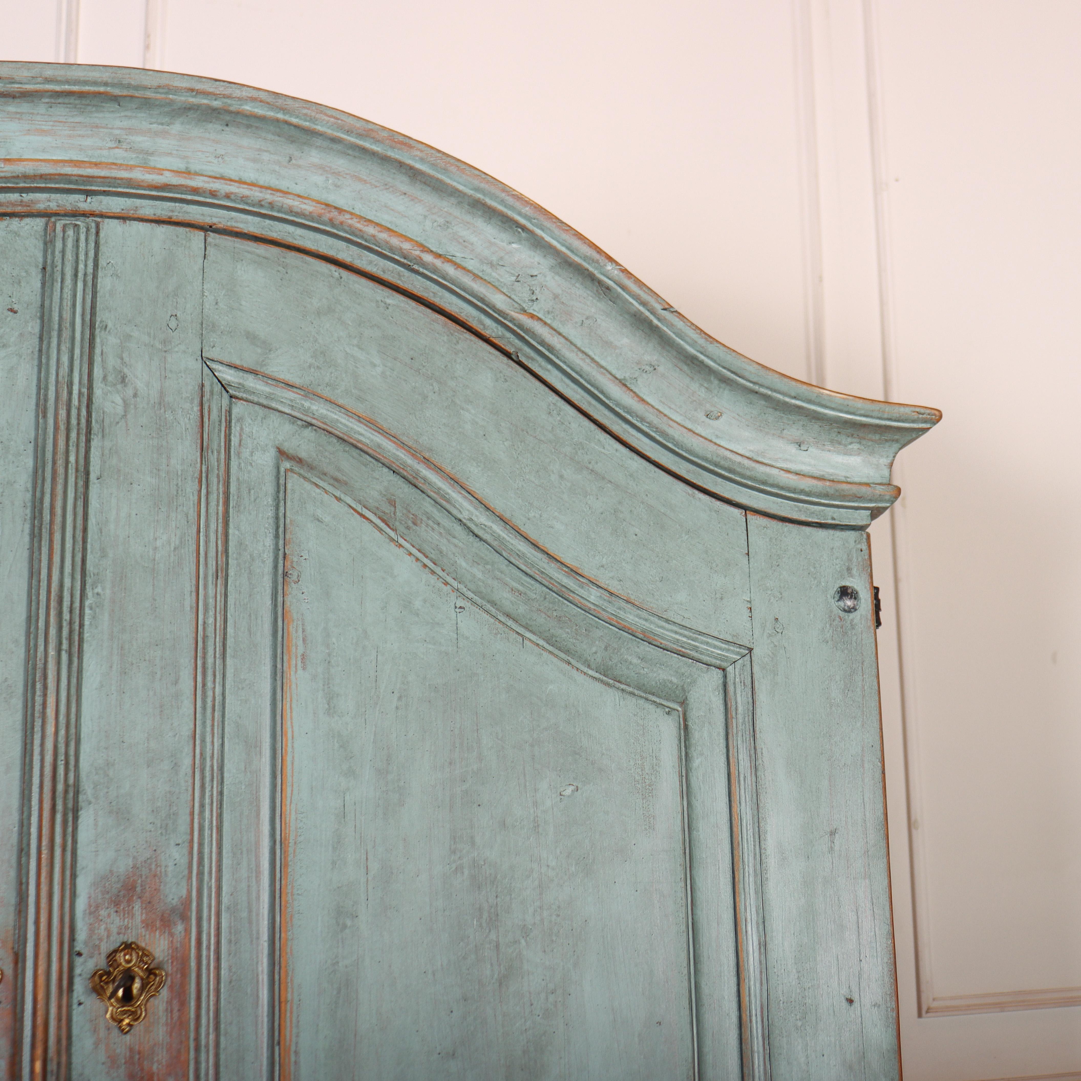Swedish Painted Linen Cupboard In Good Condition In Leamington Spa, Warwickshire