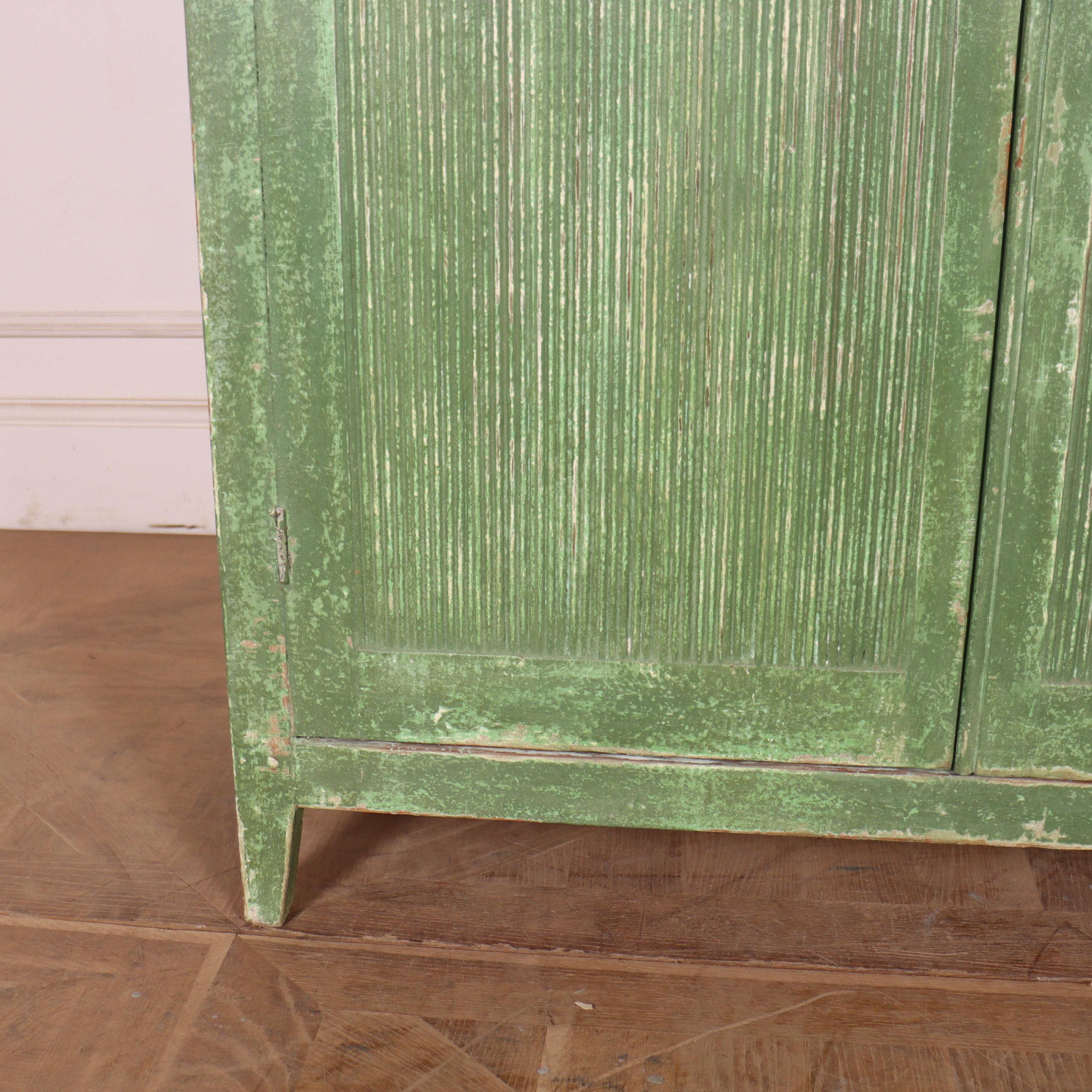 Swedish Painted Pine Cabinet In Good Condition For Sale In Leamington Spa, Warwickshire
