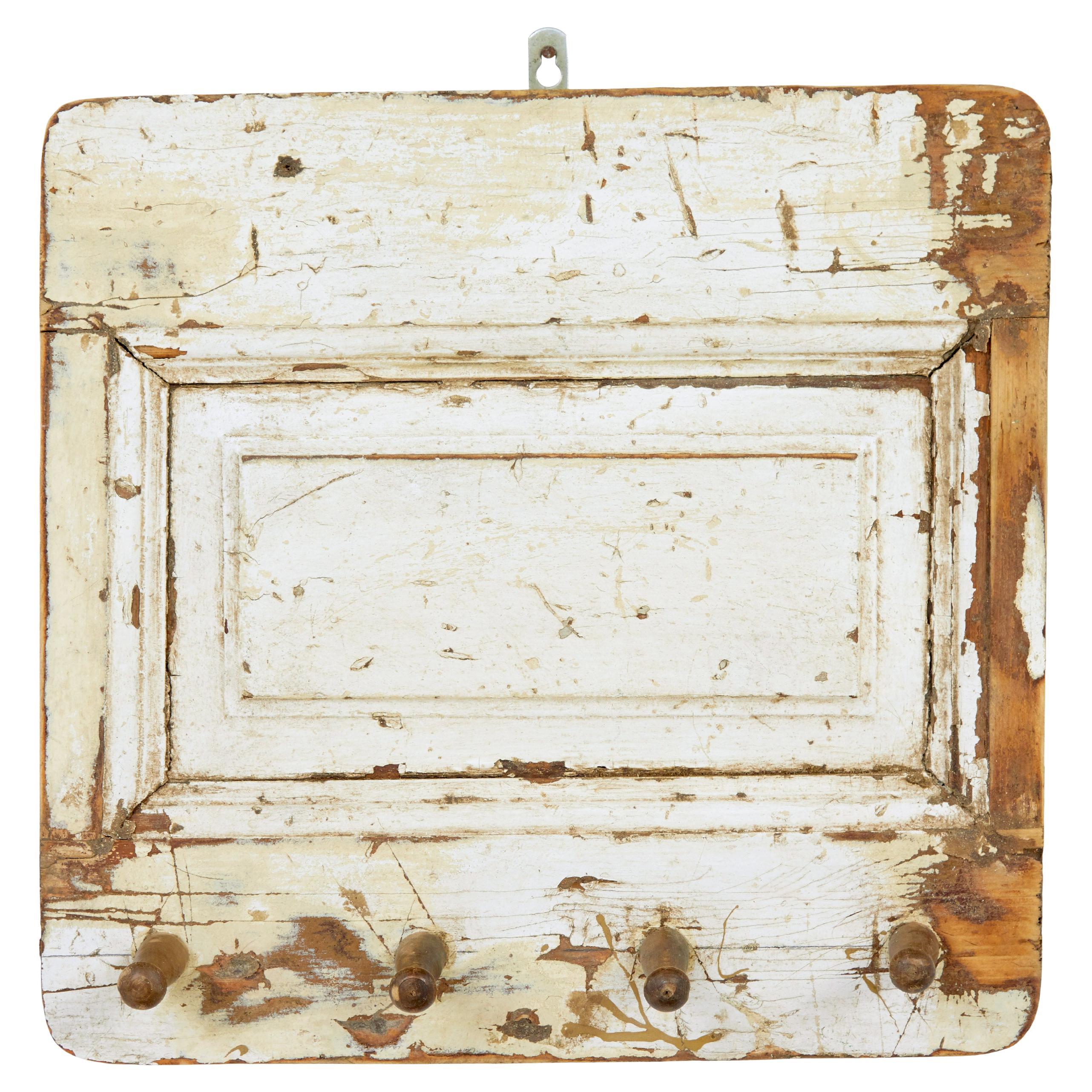 Porte-manteaux en pin peint suédois