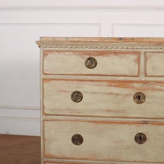 Commode suédoise en pin peint