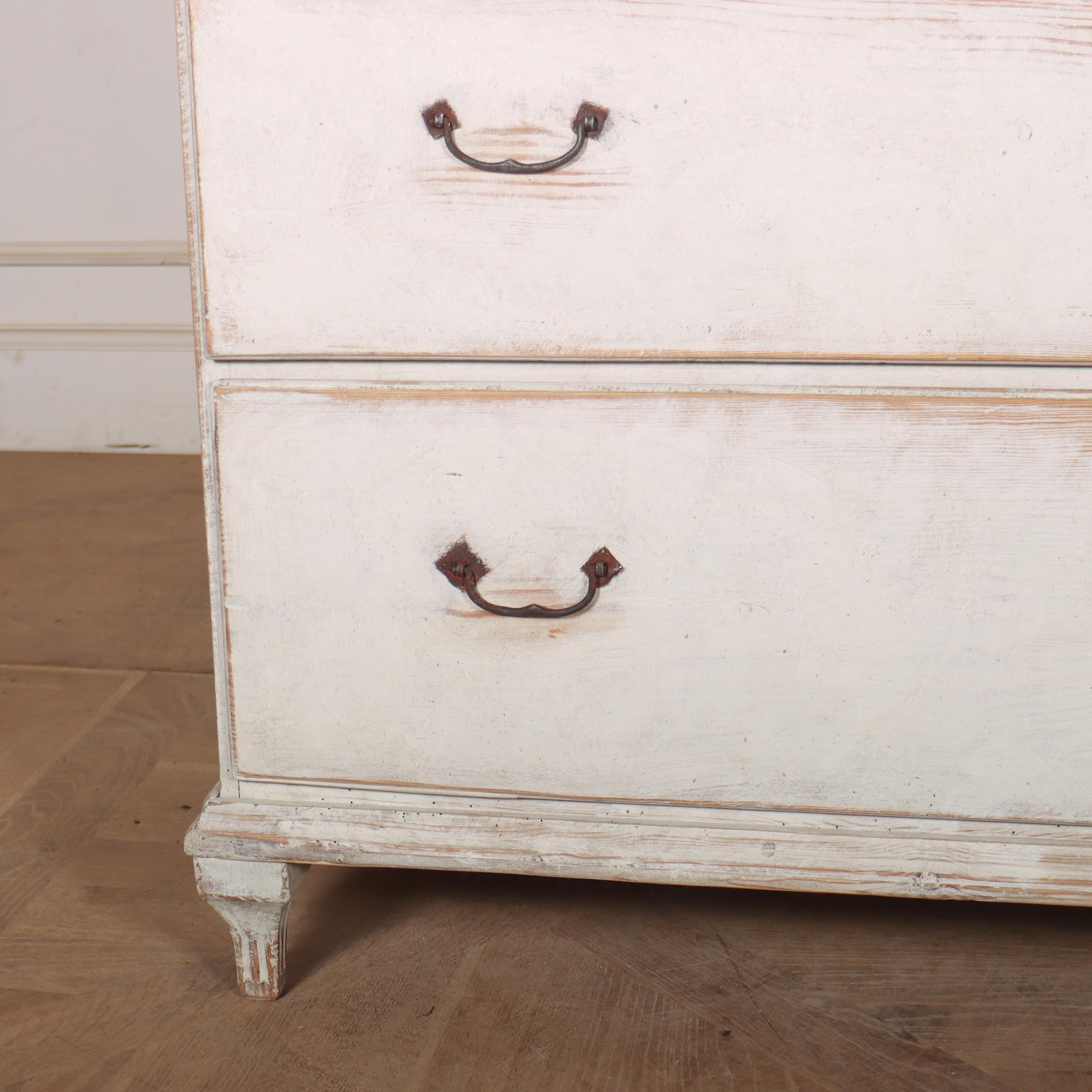 Swedish Painted Pine Commode In Good Condition For Sale In Leamington Spa, Warwickshire