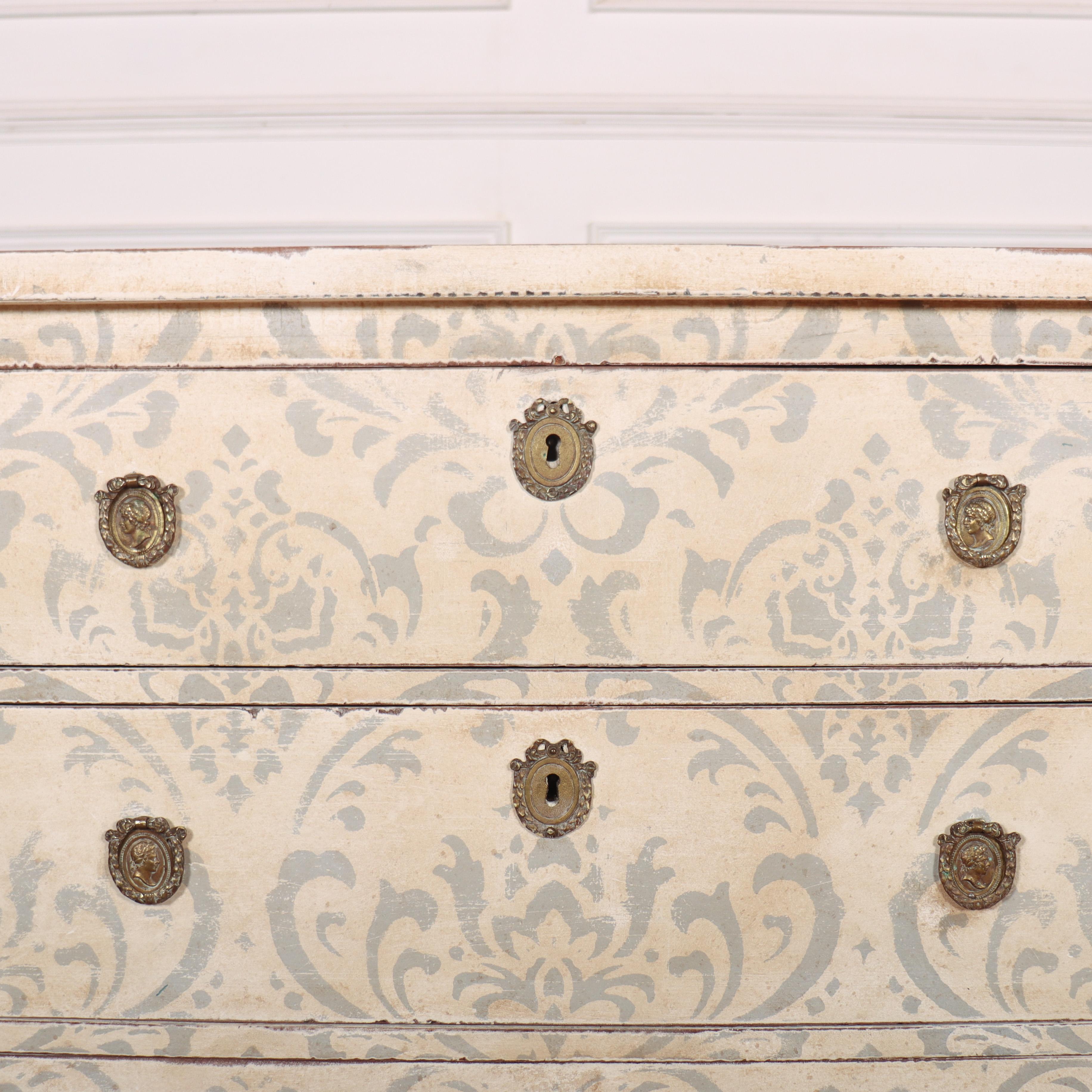 XIXe siècle Commode suédoise en pin peint en vente
