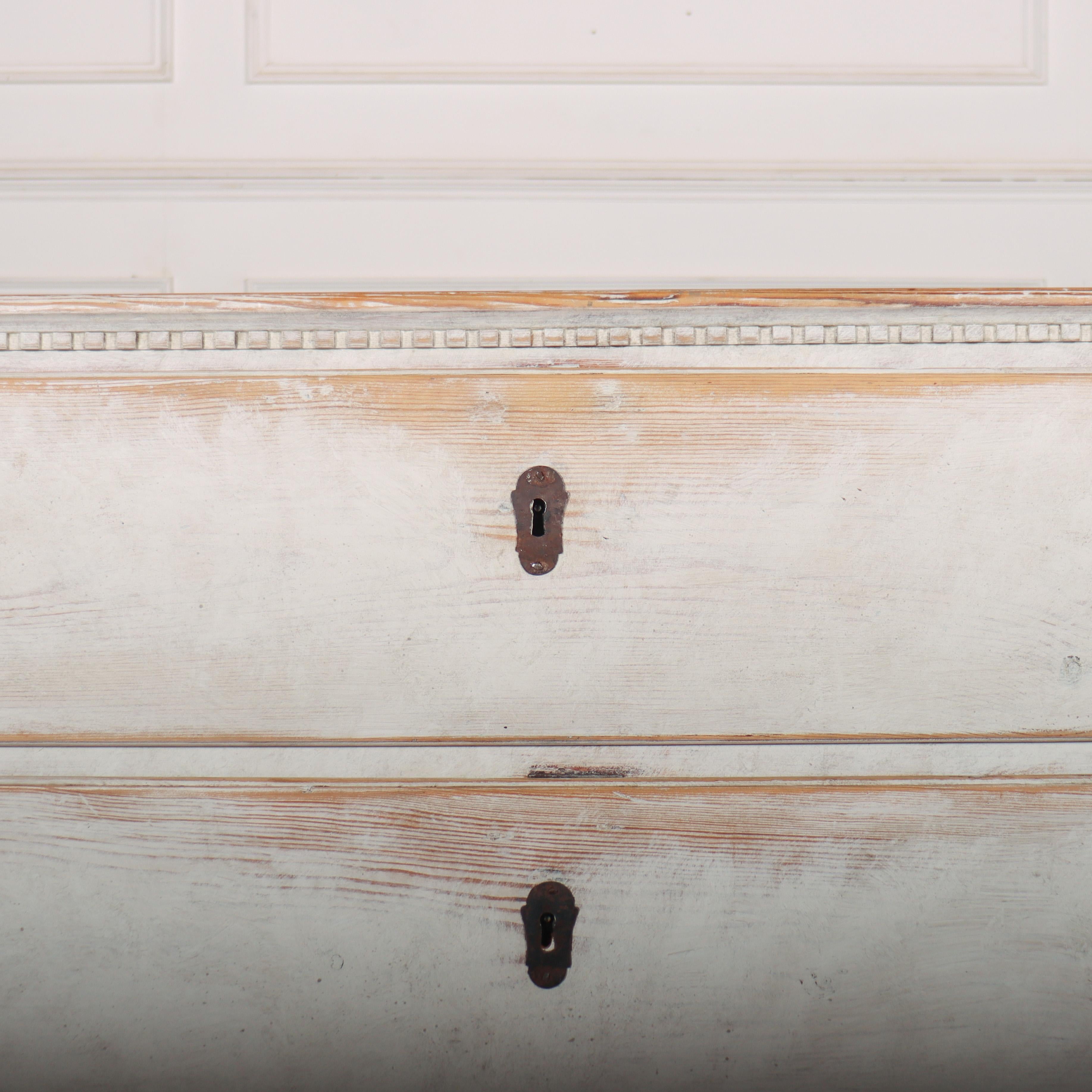 Swedish Painted Pine Commode For Sale 2