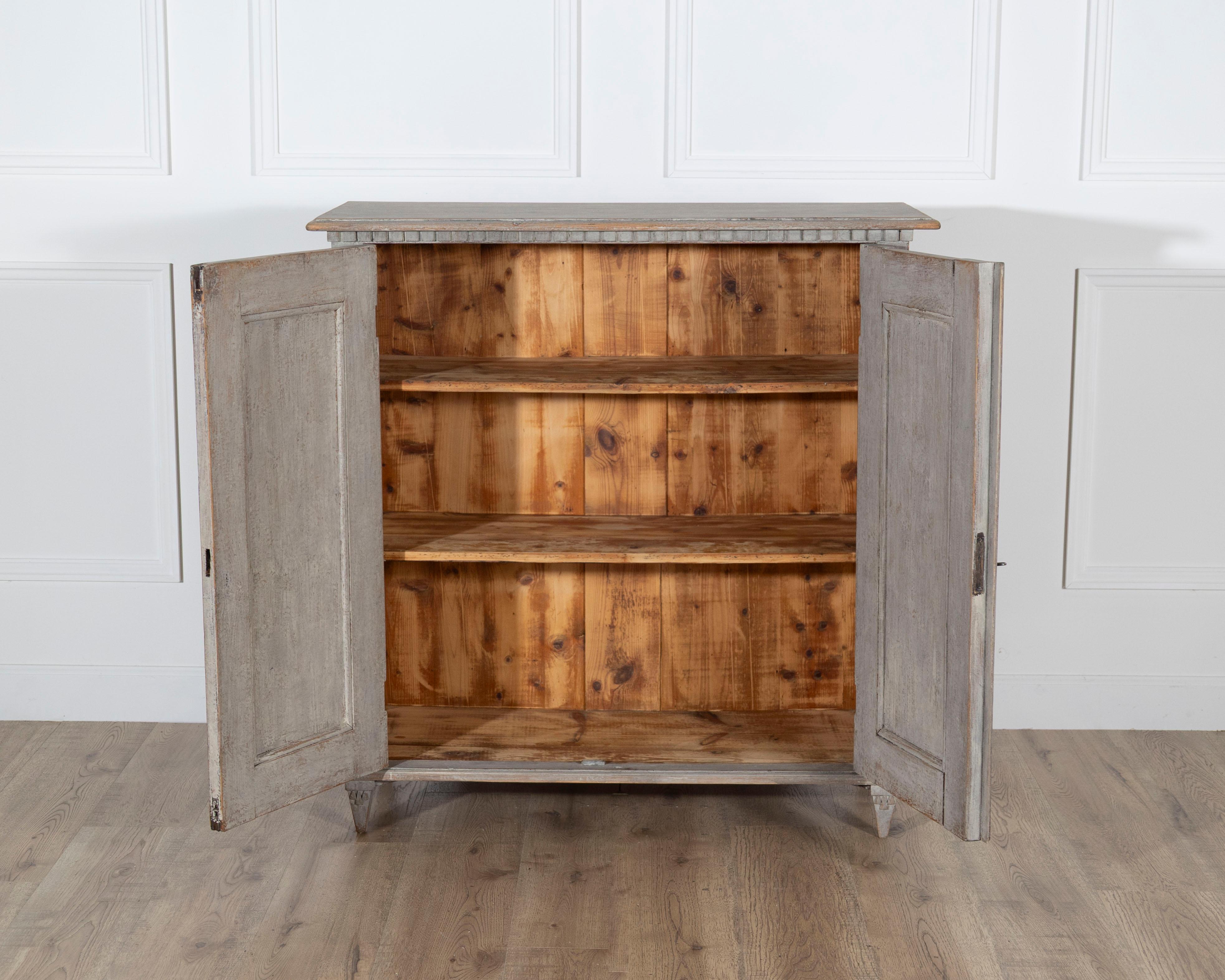 Swedish Painted Pine Sideboard in Soft Grey, circa 1860–1870 In Good Condition For Sale In Atlanta, GA