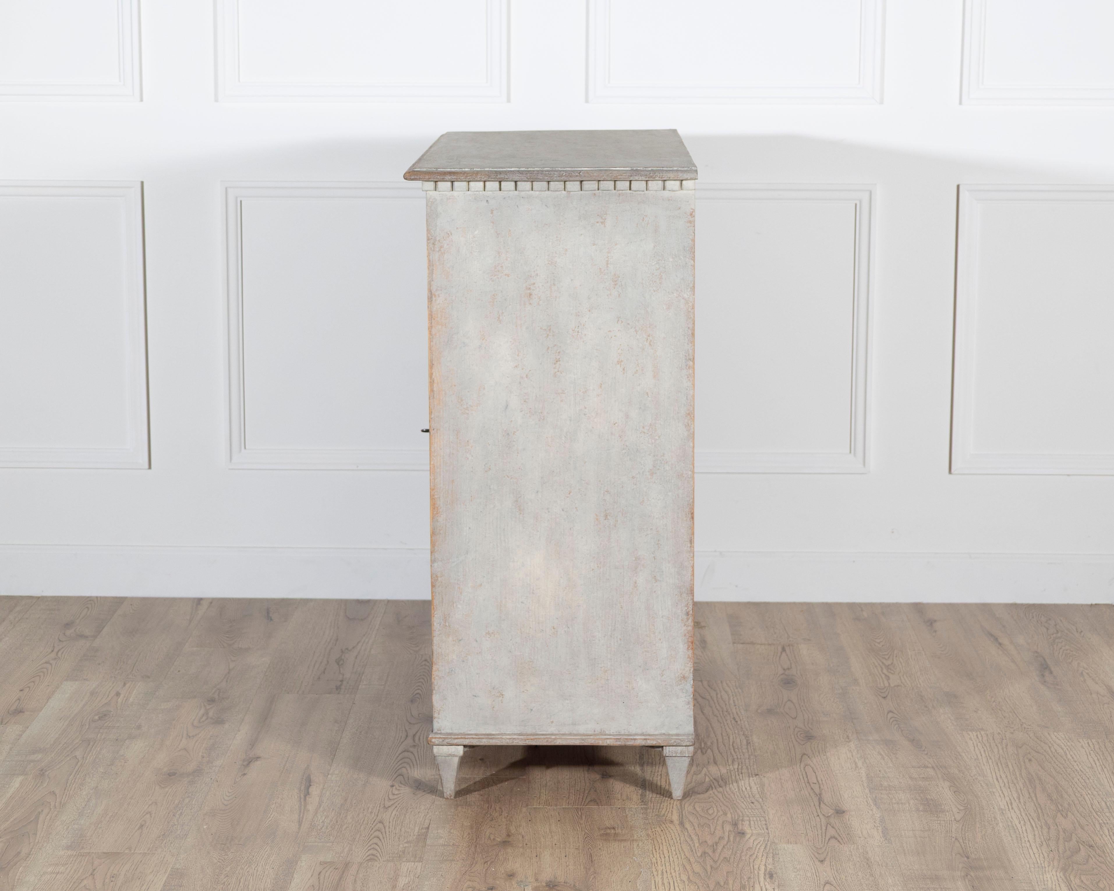 Swedish Painted Pine Sideboard in Soft Grey, circa 1860–1870 For Sale 3