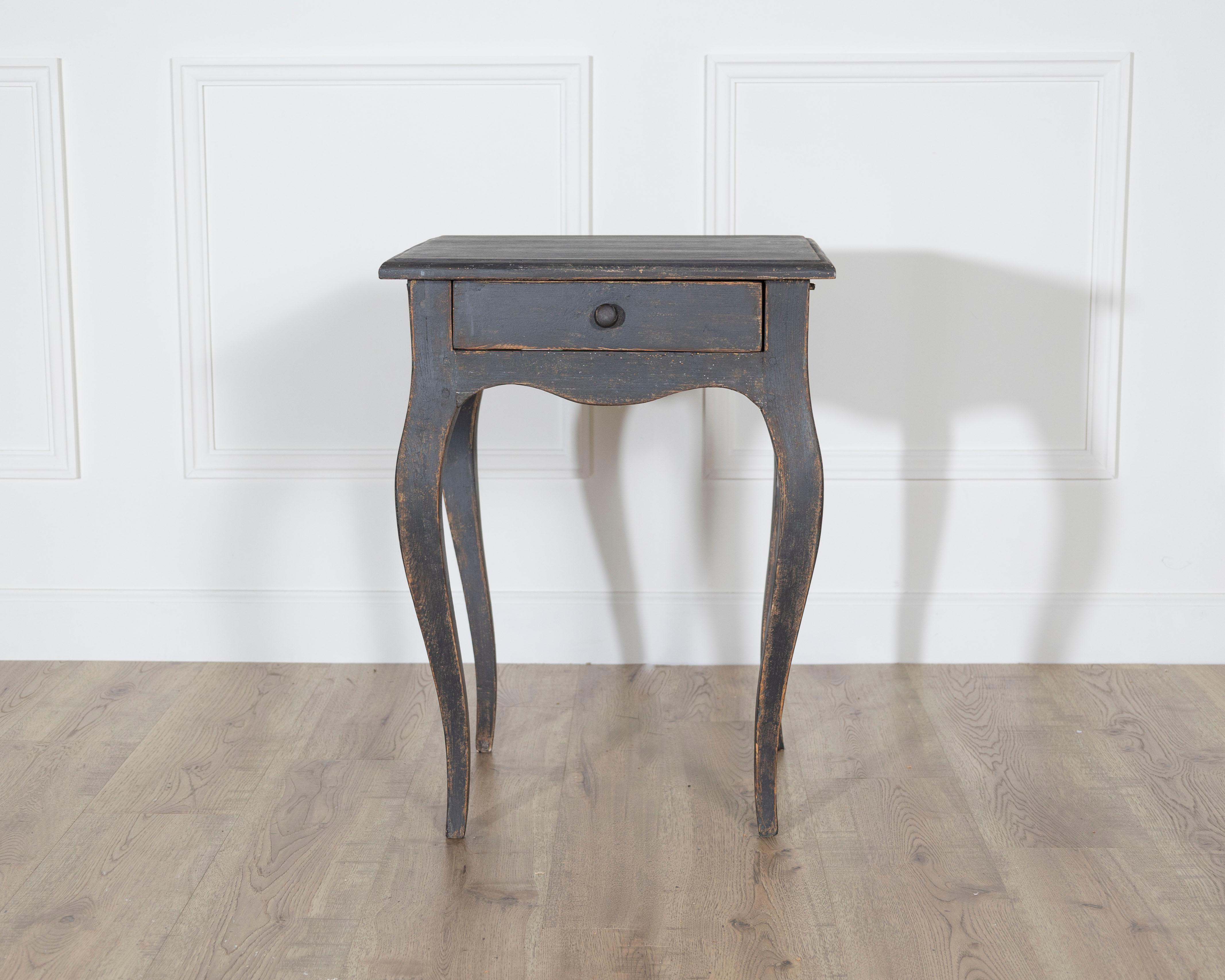 Swedish Painted Side Table with Cabriole Legs, circa 1840 For Sale 1