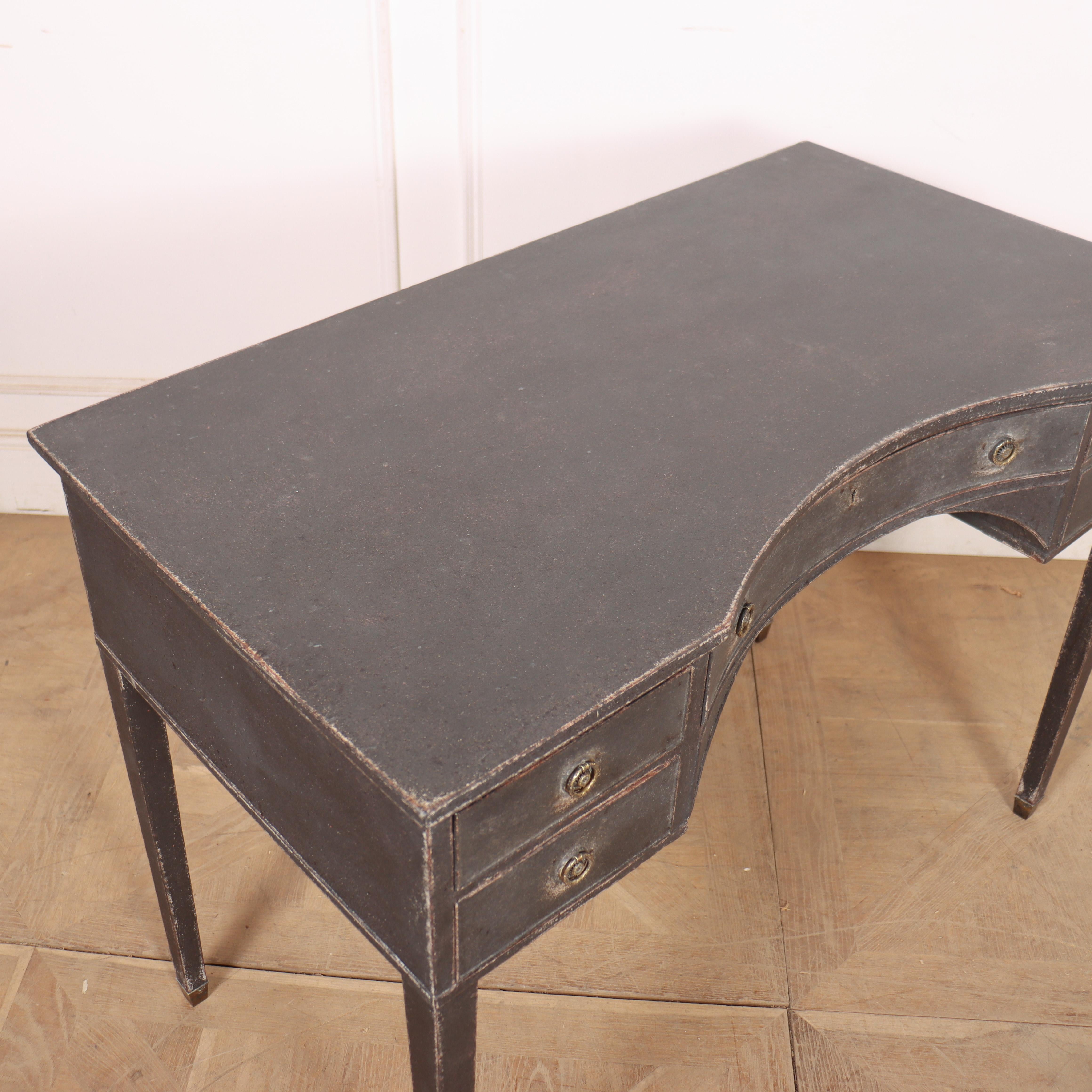 Swedish Painted Writing Desk in vendita 3