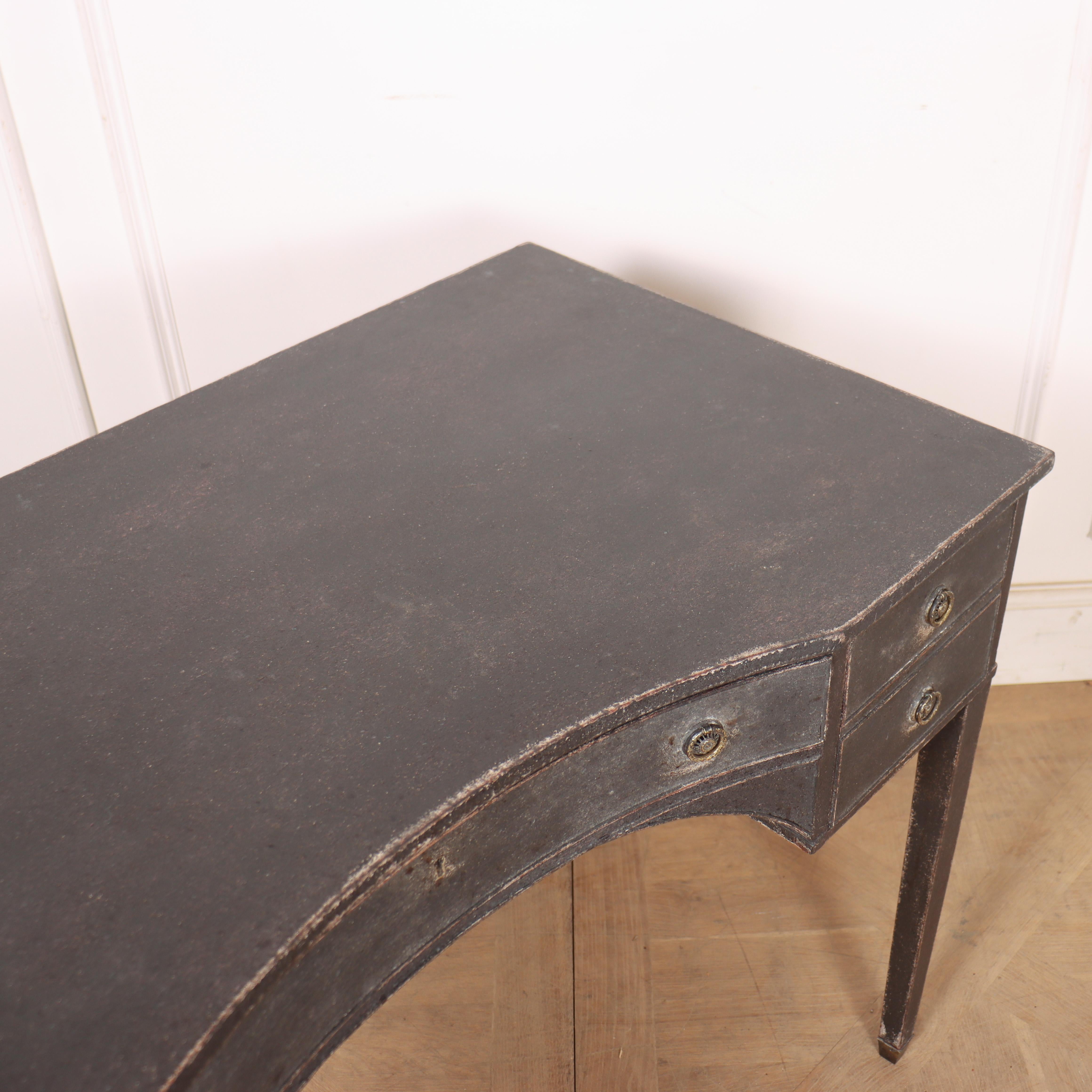 Swedish Painted Writing Desk in vendita 4