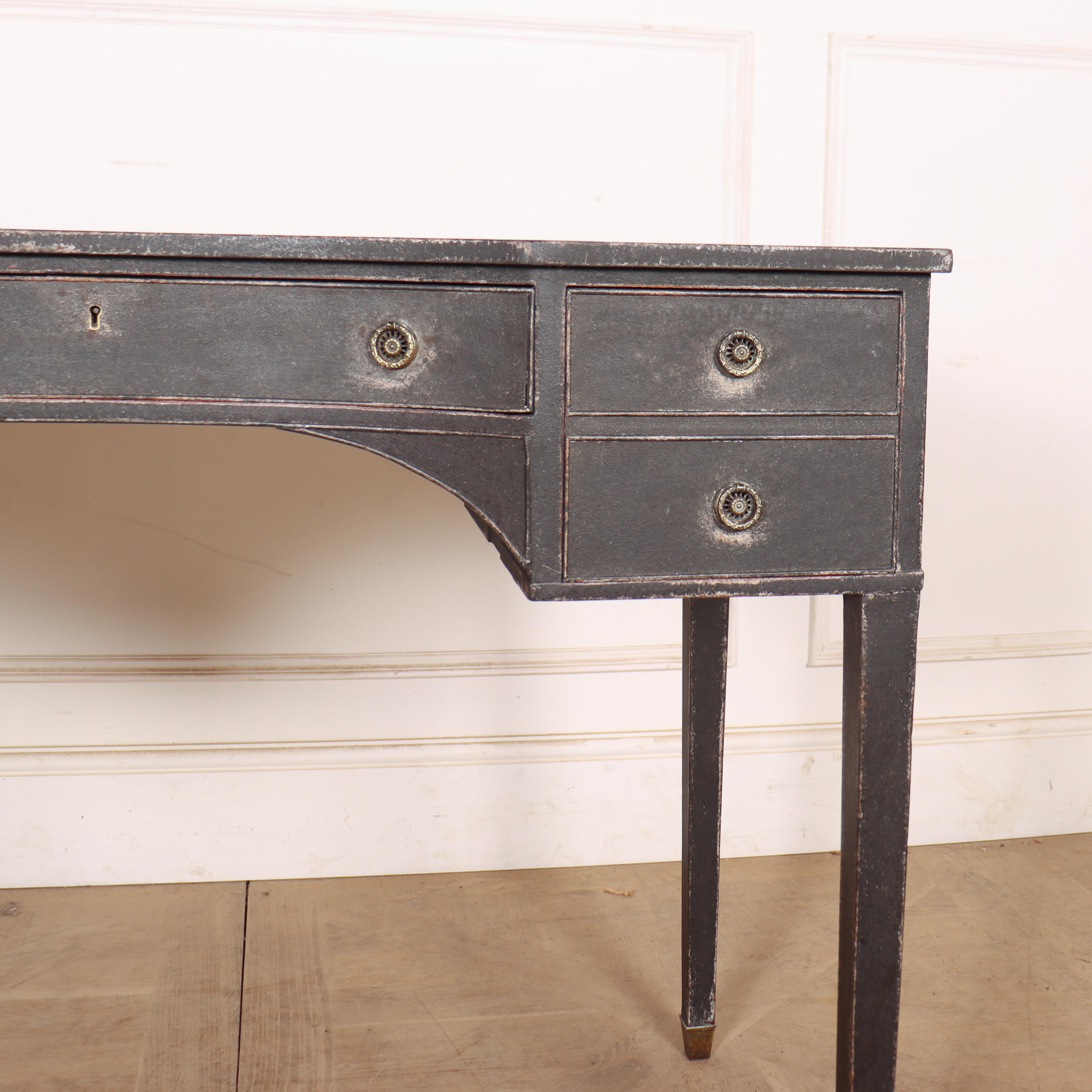 Svedese Swedish Painted Writing Desk in vendita