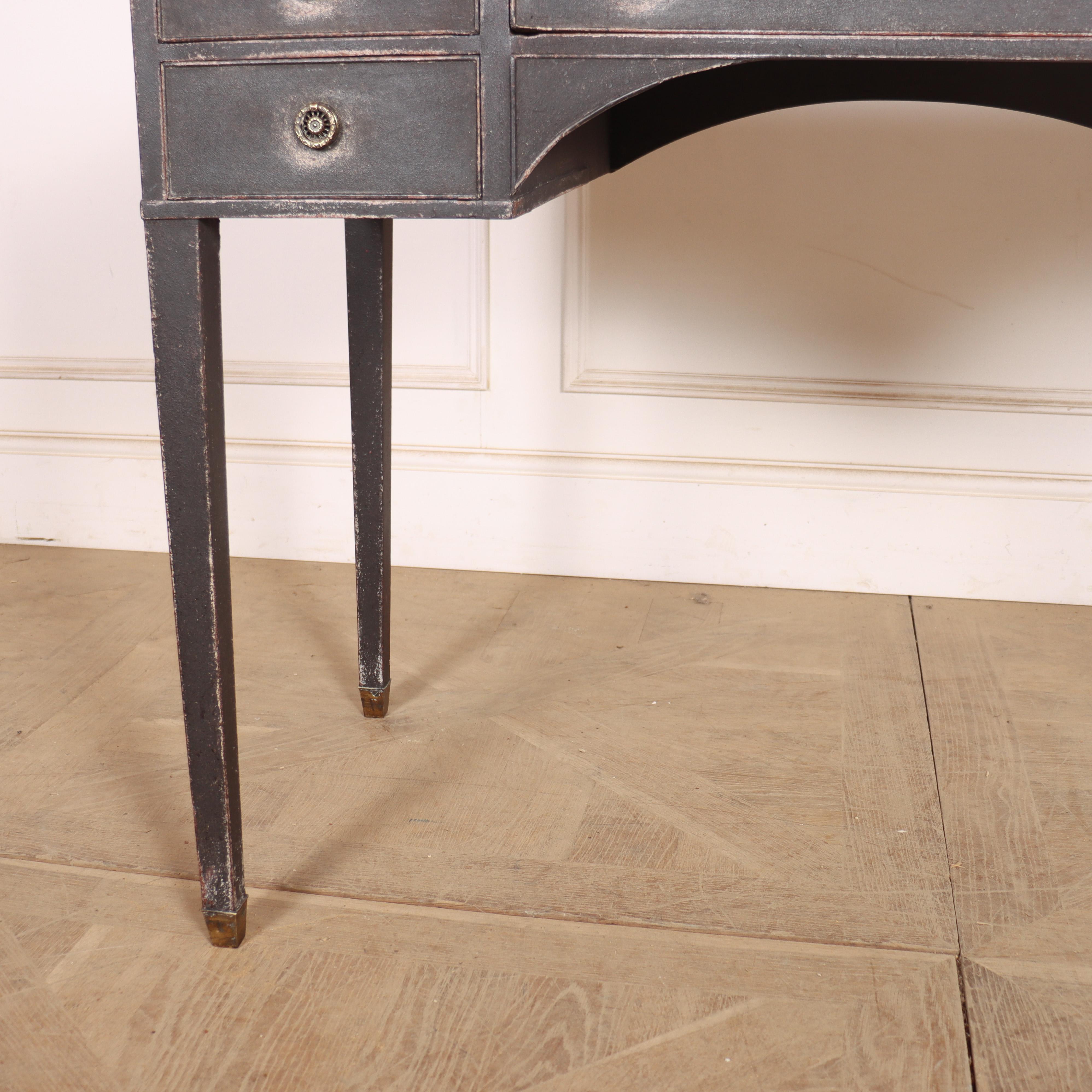 Swedish Painted Writing Desk In condizioni buone in vendita a Leamington Spa, Warwickshire