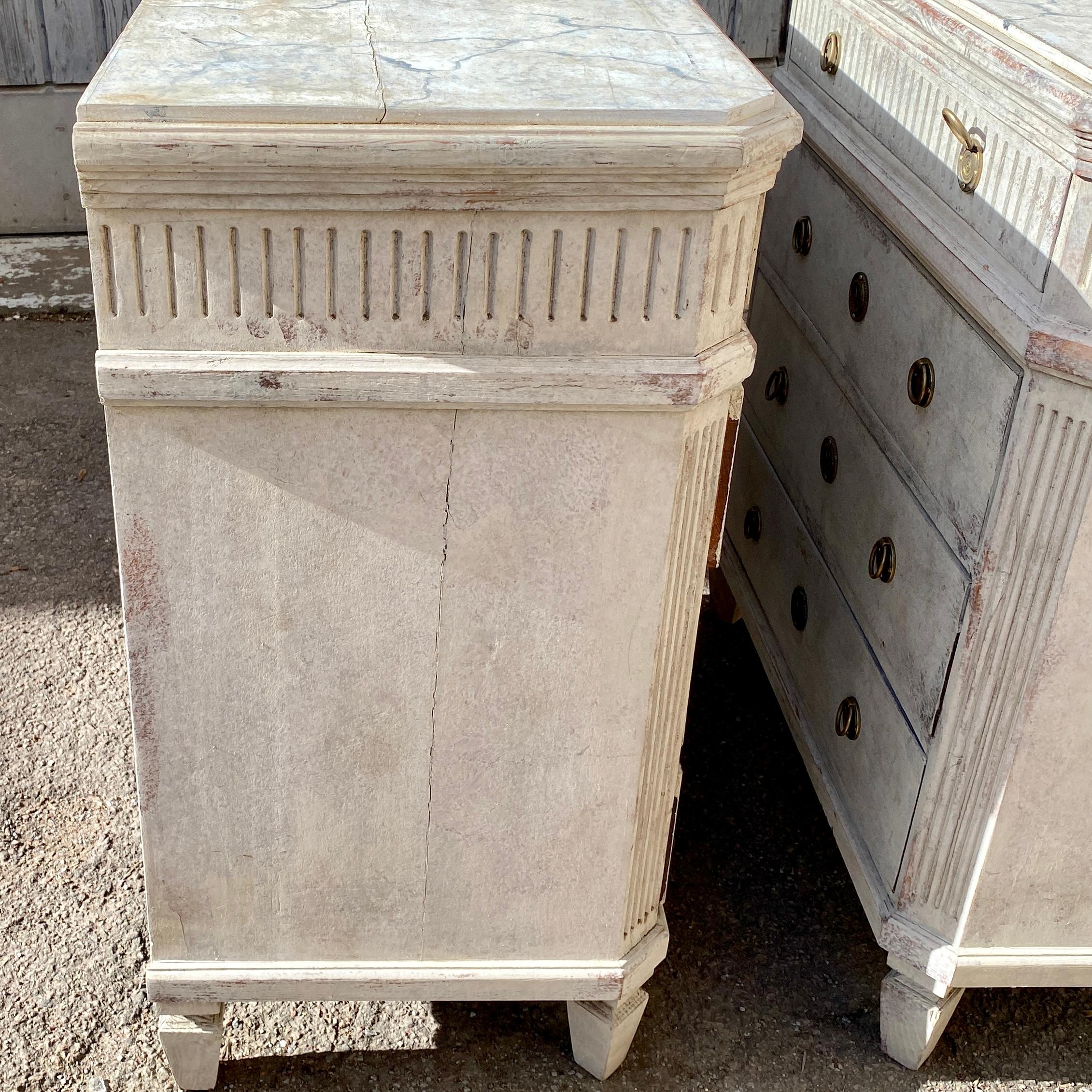 Swedish Pair of Gustavian Three Drawer Dressers with Faux Marble Tops For Sale 12