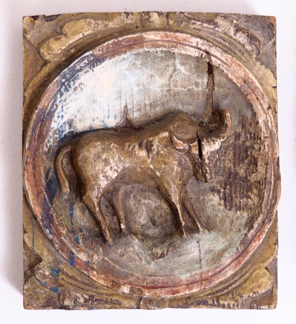 Paire de reliefs peints d'origine suédoise, XVIIIe siècle, probablement du milieu de la Suède
Mesures : H. 24-26 W. 22-23 D. 8 cm
H. 9.4-10.2 W. 8.6-9 D. 3.1 in.