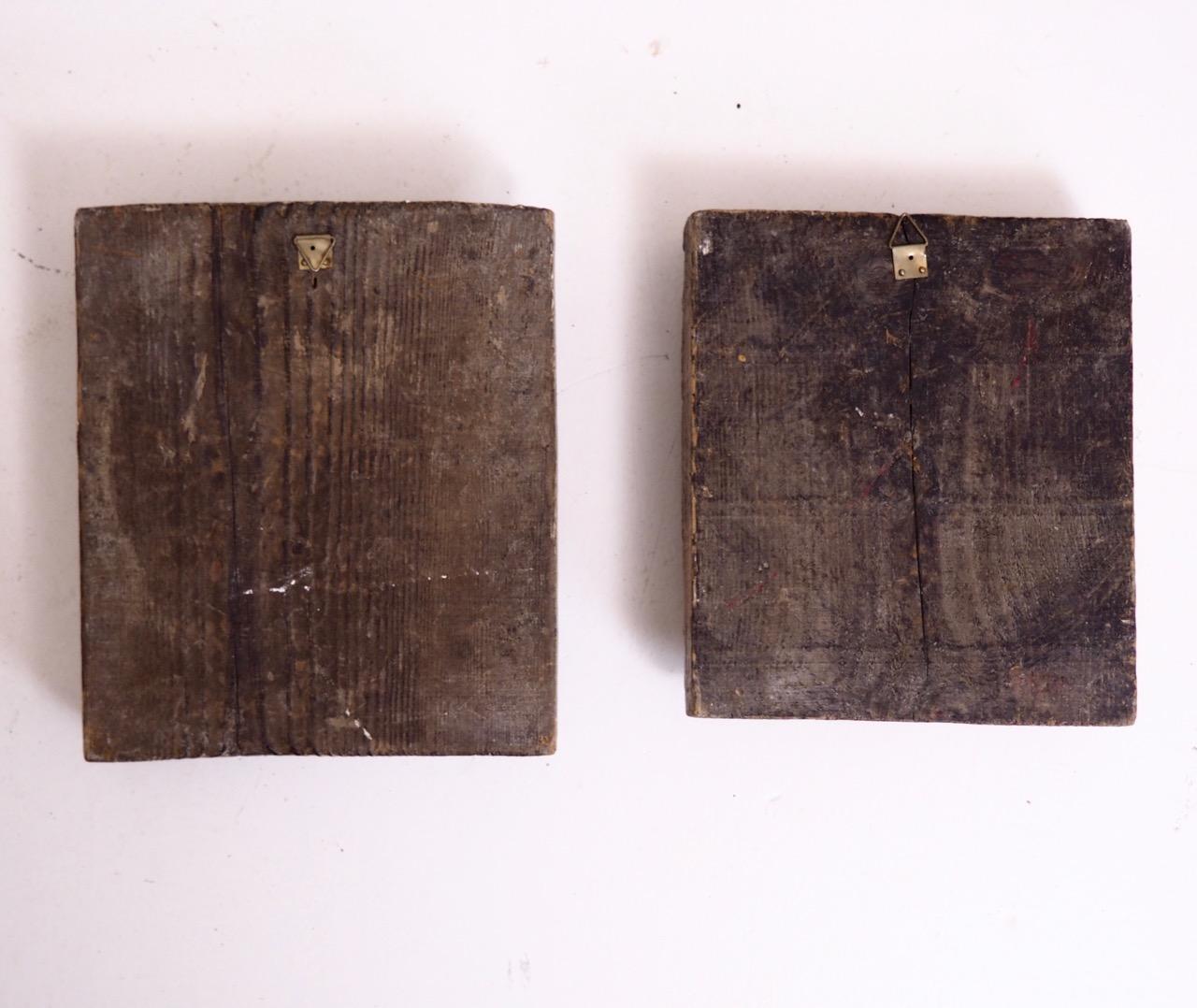 Paire de reliefs peints d'origine suédois, 18ème siècle, provenant probablement du milieu de la Suède en vente 1