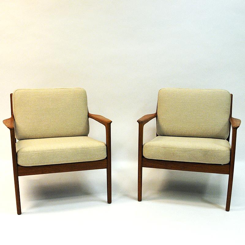 Swedish Pair of Teak Loungechairs Mod USA 75 by Folke Ohlsson for DUX, 1960s In Good Condition In Stockholm, SE