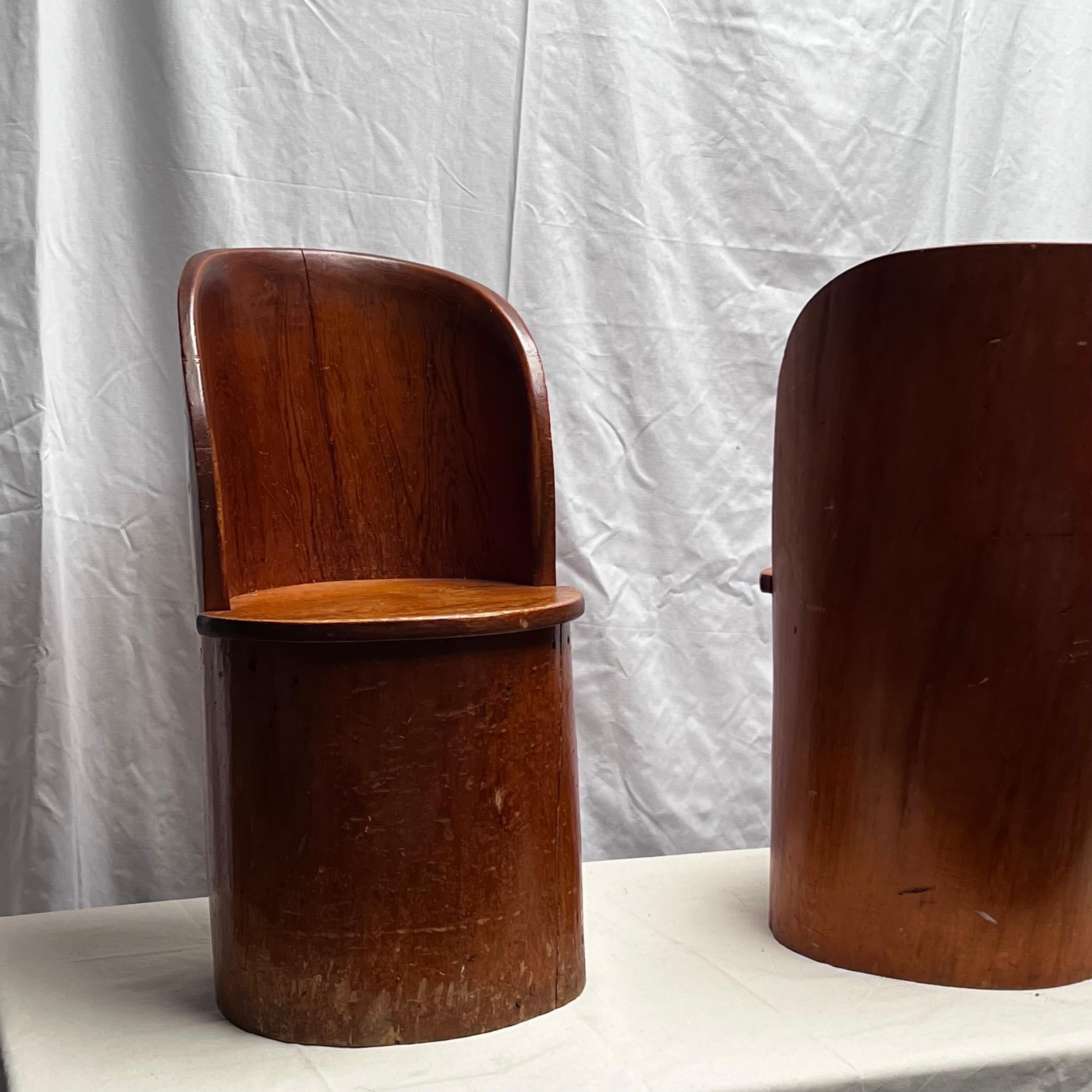 Pin Paire de chaises paysannes suédoises du début de 1900 Folk Art en vente