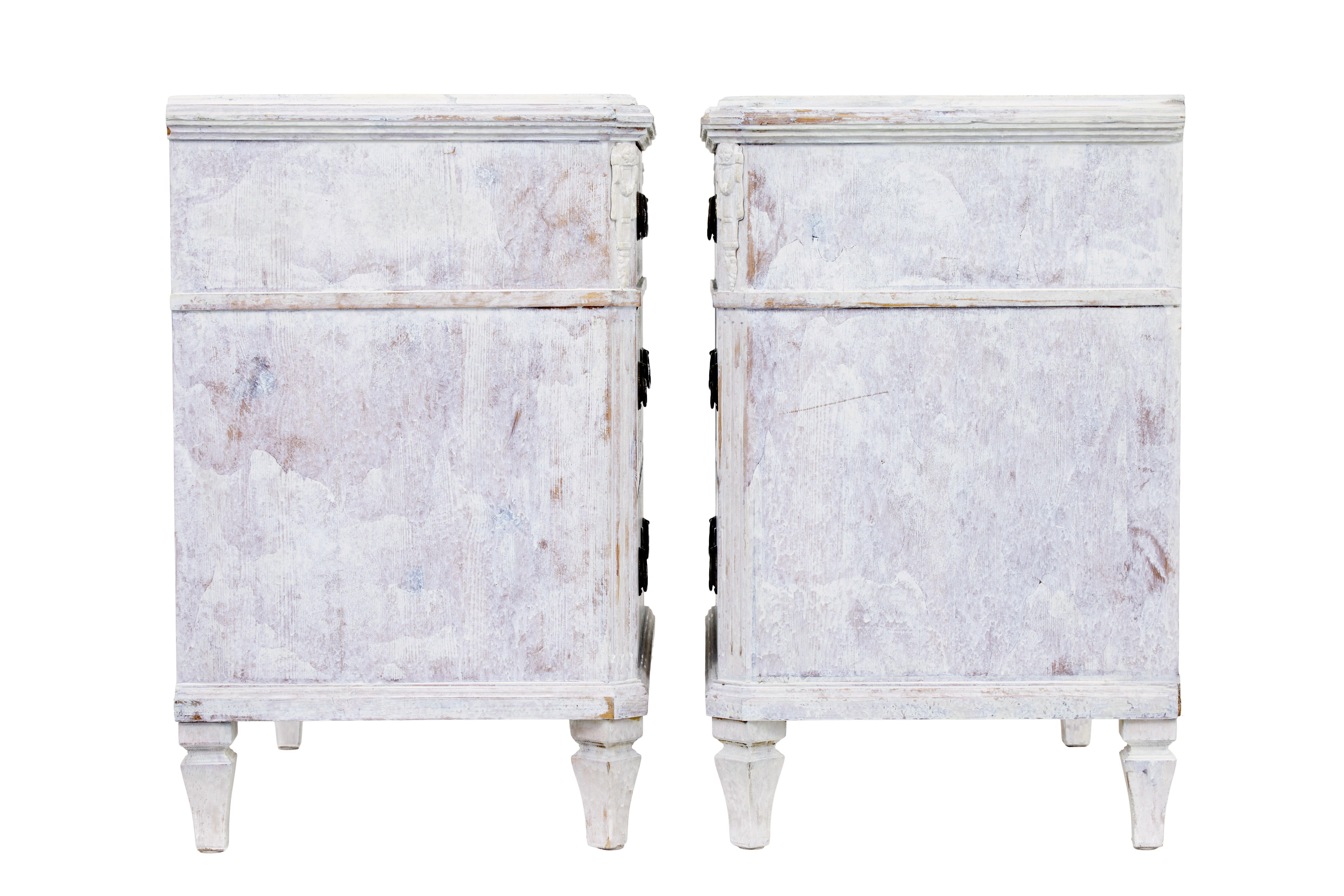 Hand-Carved Swedish pair of white 19th century painted chest of drawers For Sale