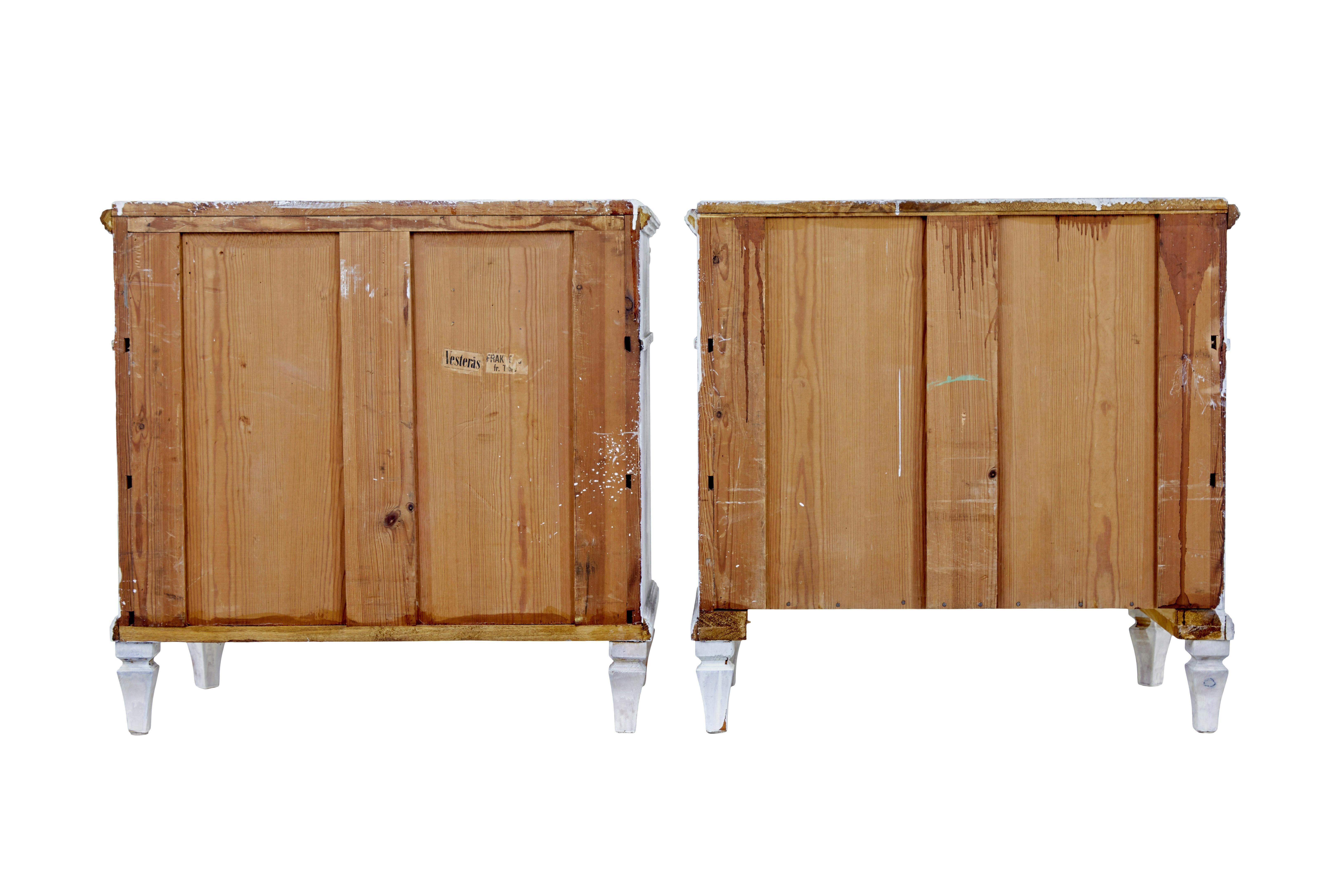 Swedish pair of white 19th century painted chest of drawers In Good Condition For Sale In Debenham, Suffolk